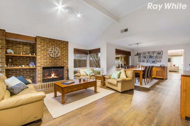 77 Mantung Crescent, Rowville VIC 3178, Rowville - Thumbnail 2