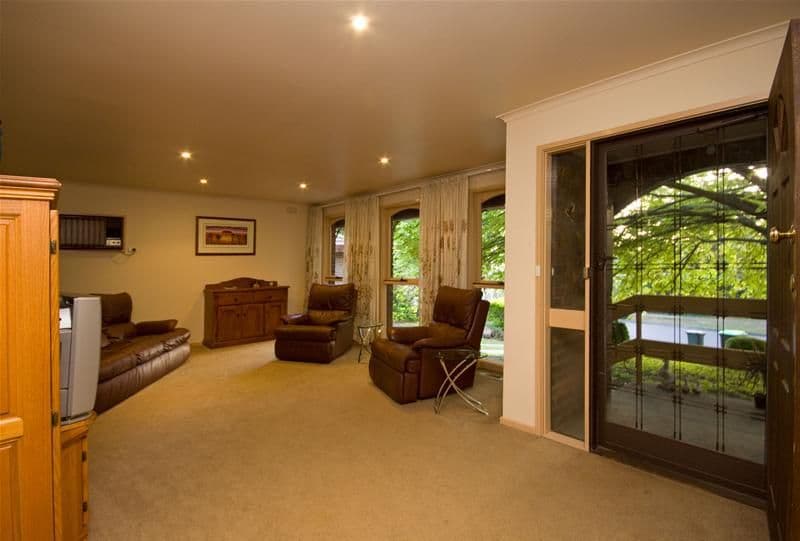 8 Hallmark Close, MILL PARK VIC 3082, Mill Park - Thumbnail 2