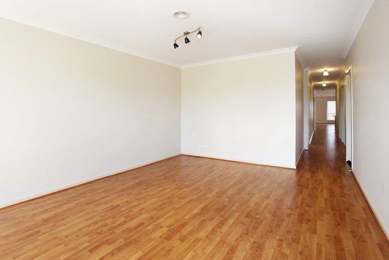  7 VANDERBILT Avenue, TRUGANINA VIC 3029, Truganina - Thumbnail 2