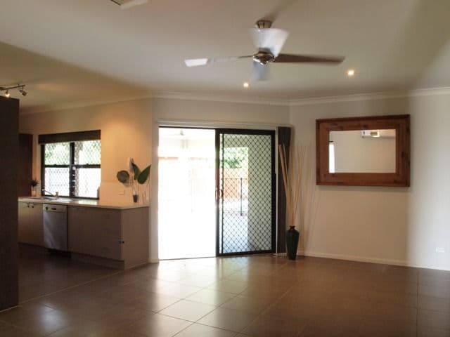 27 Altona Street, BENTLEY PARK QLD 4869, Bentley Park - Thumbnail 4