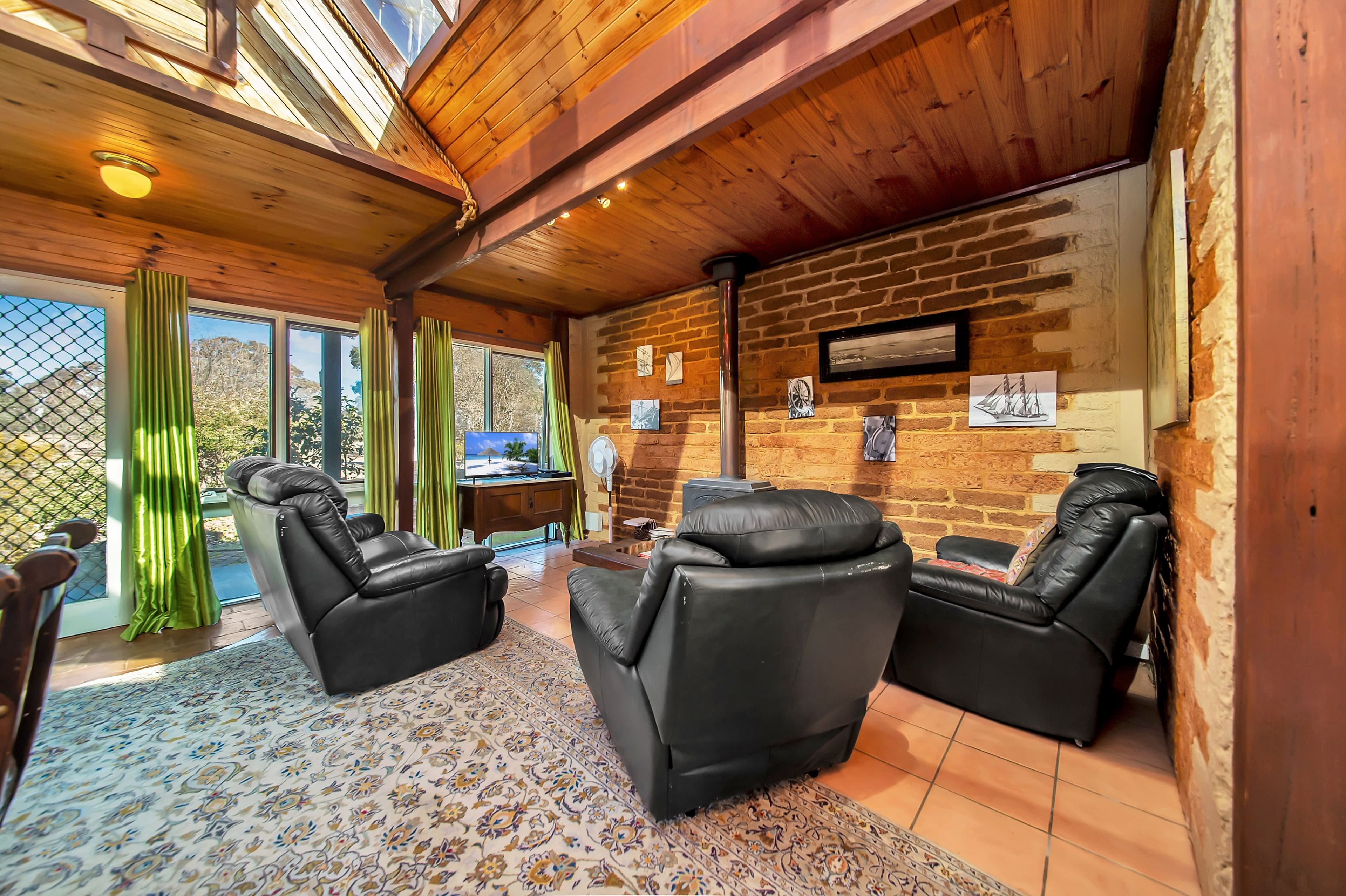 13 Koorong Place, Queanbeyan West - Thumbnail 2