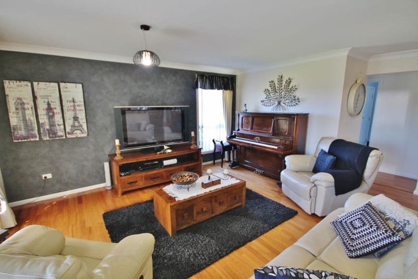 106 Hills Street, YOUNG NSW 2594, Young - Thumbnail 2