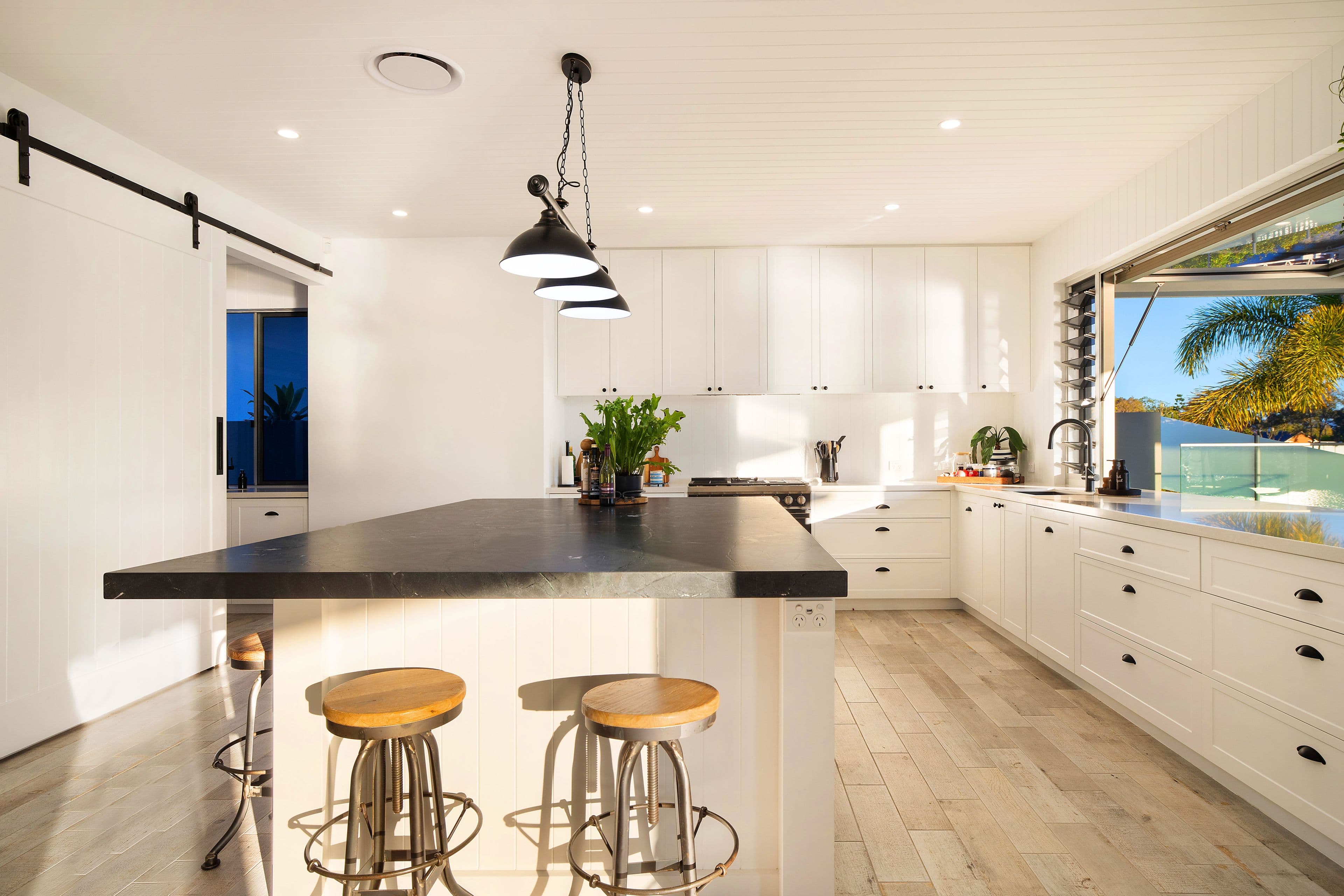 97 Sir Bruce Small Boulevard, Benowa Waters QLD 4217, Benowa - Thumbnail 5