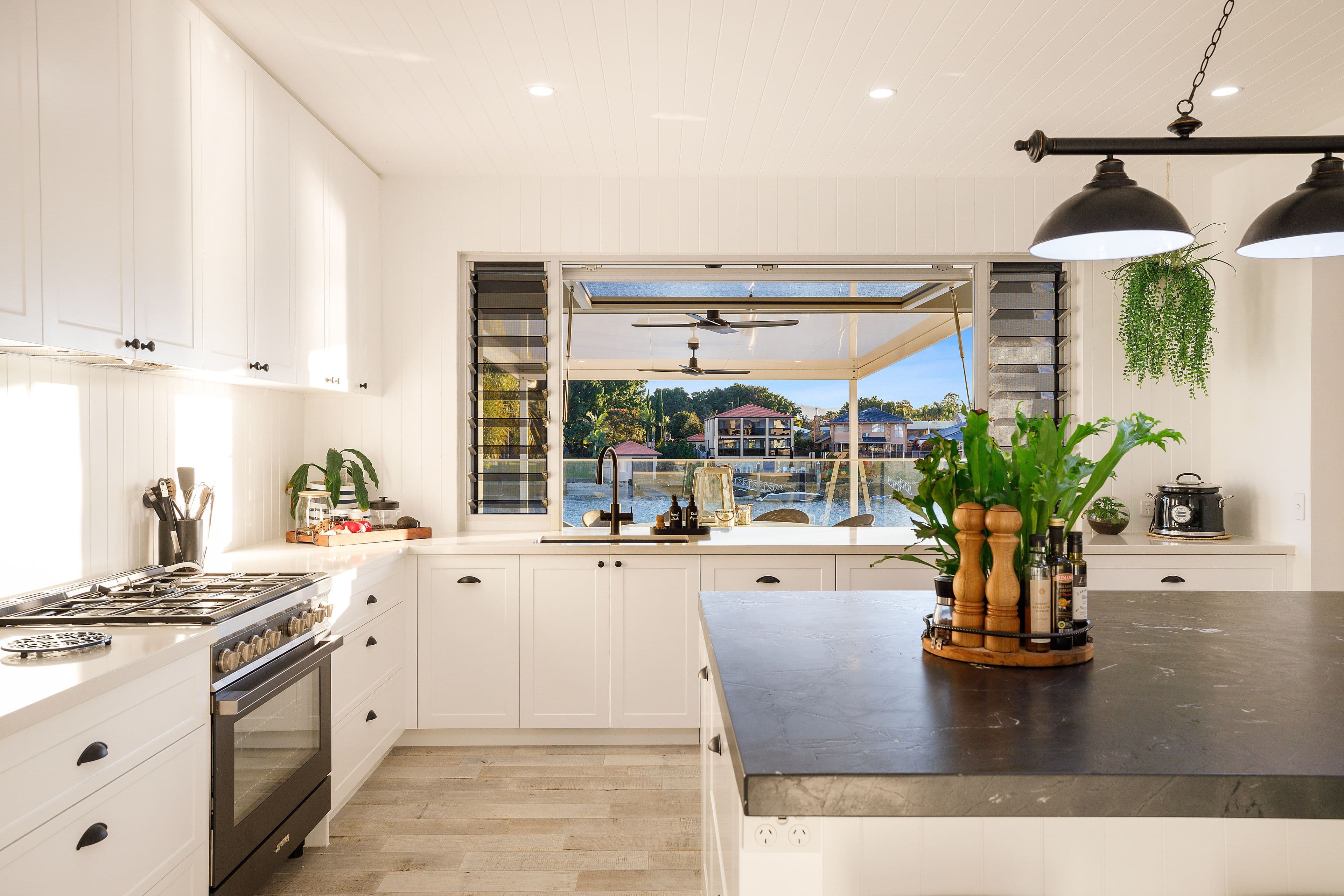 97 Sir Bruce Small Boulevard, Benowa Waters QLD 4217, Benowa - Thumbnail 6
