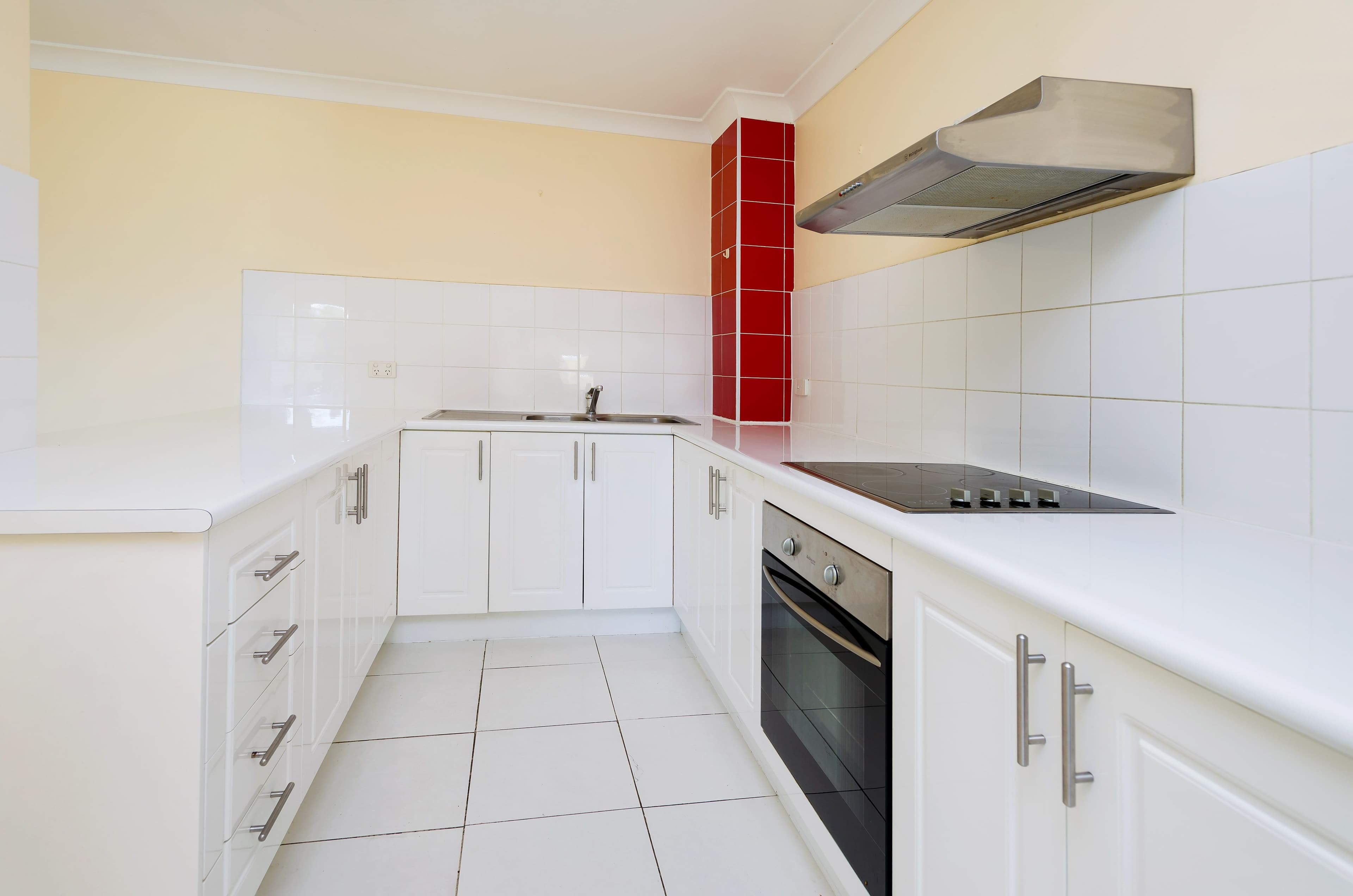 32 Moore Street, Morningside QLD 4170, Morningside - Thumbnail 2