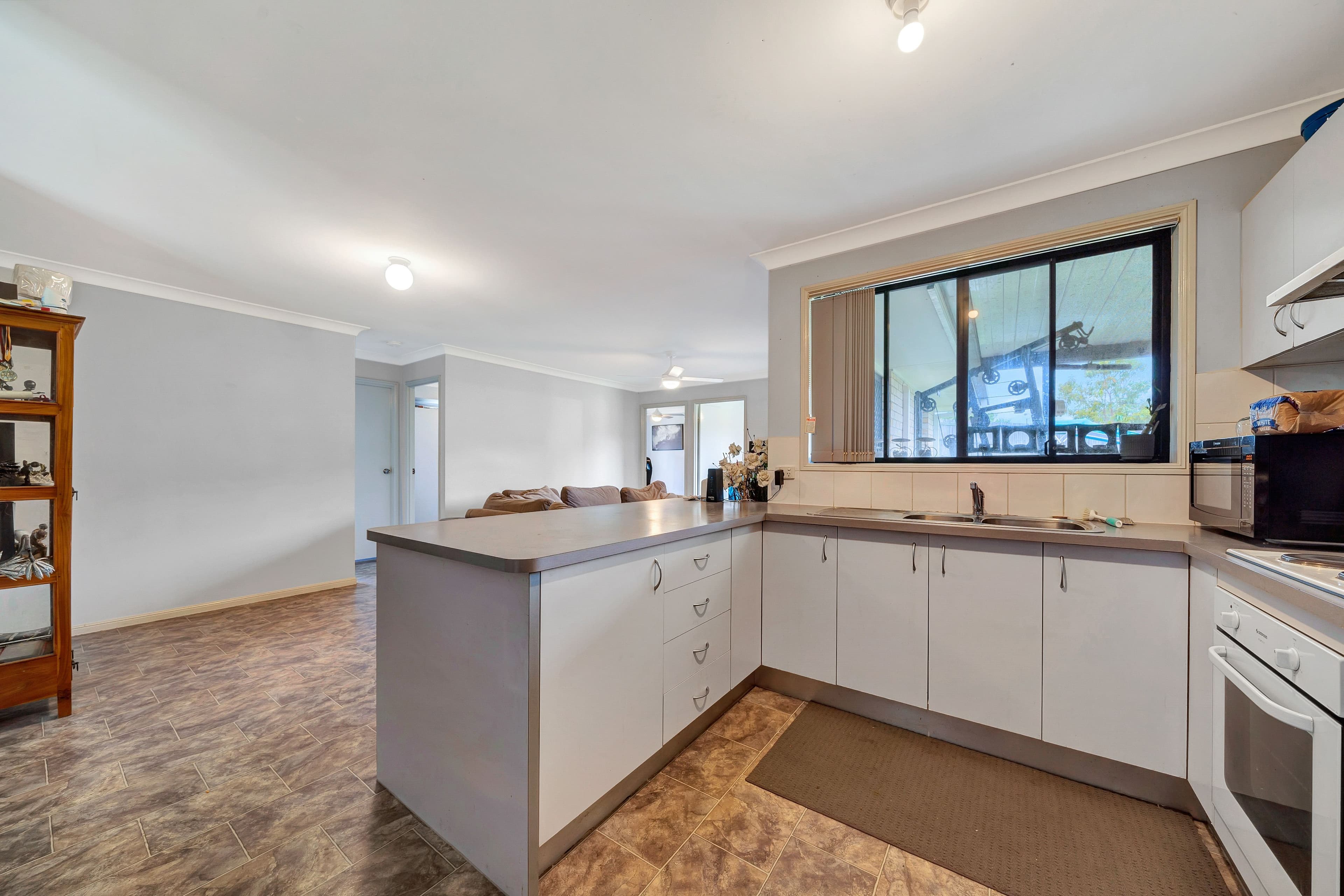 15 Woodrow Street, Waterford QLD 4133, Waterford - Thumbnail 2