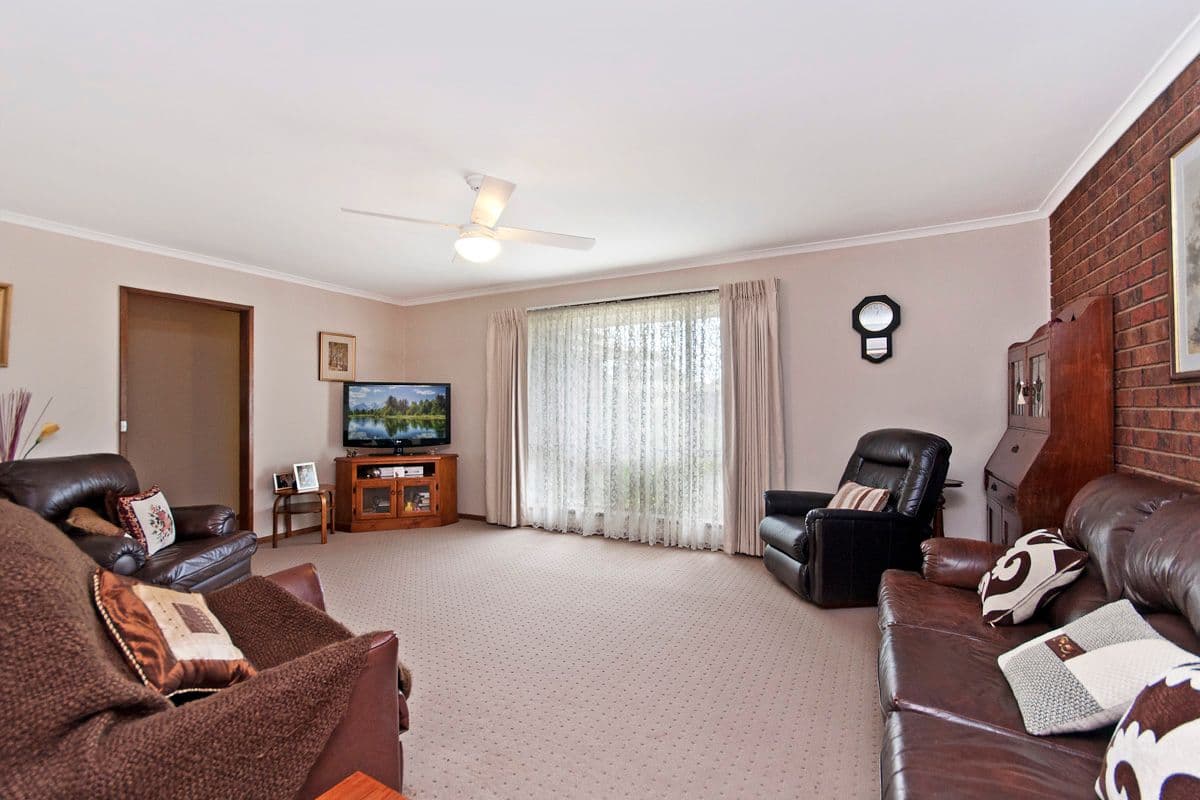11 Newry Court, WARRNAMBOOL VIC 3280, Warrnambool - Thumbnail 2