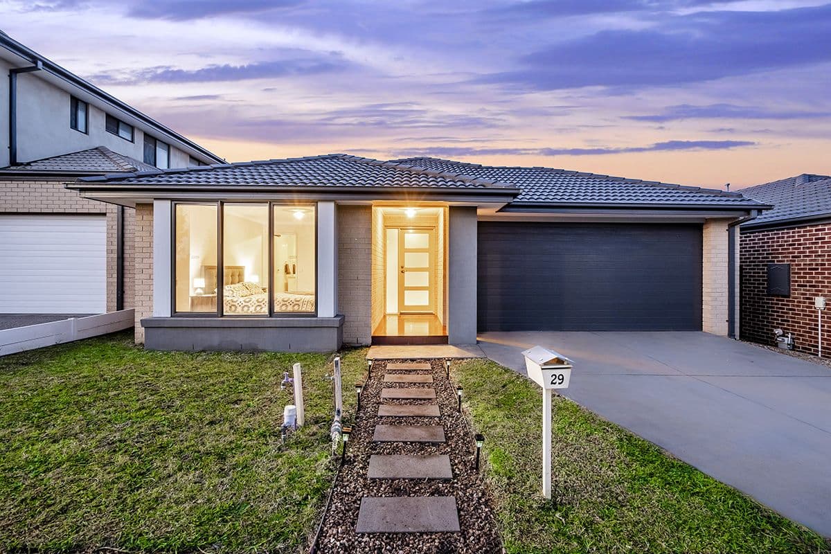 29 Palomino Avenue, Clyde North VIC 3978, Clyde North - Thumbnail 4