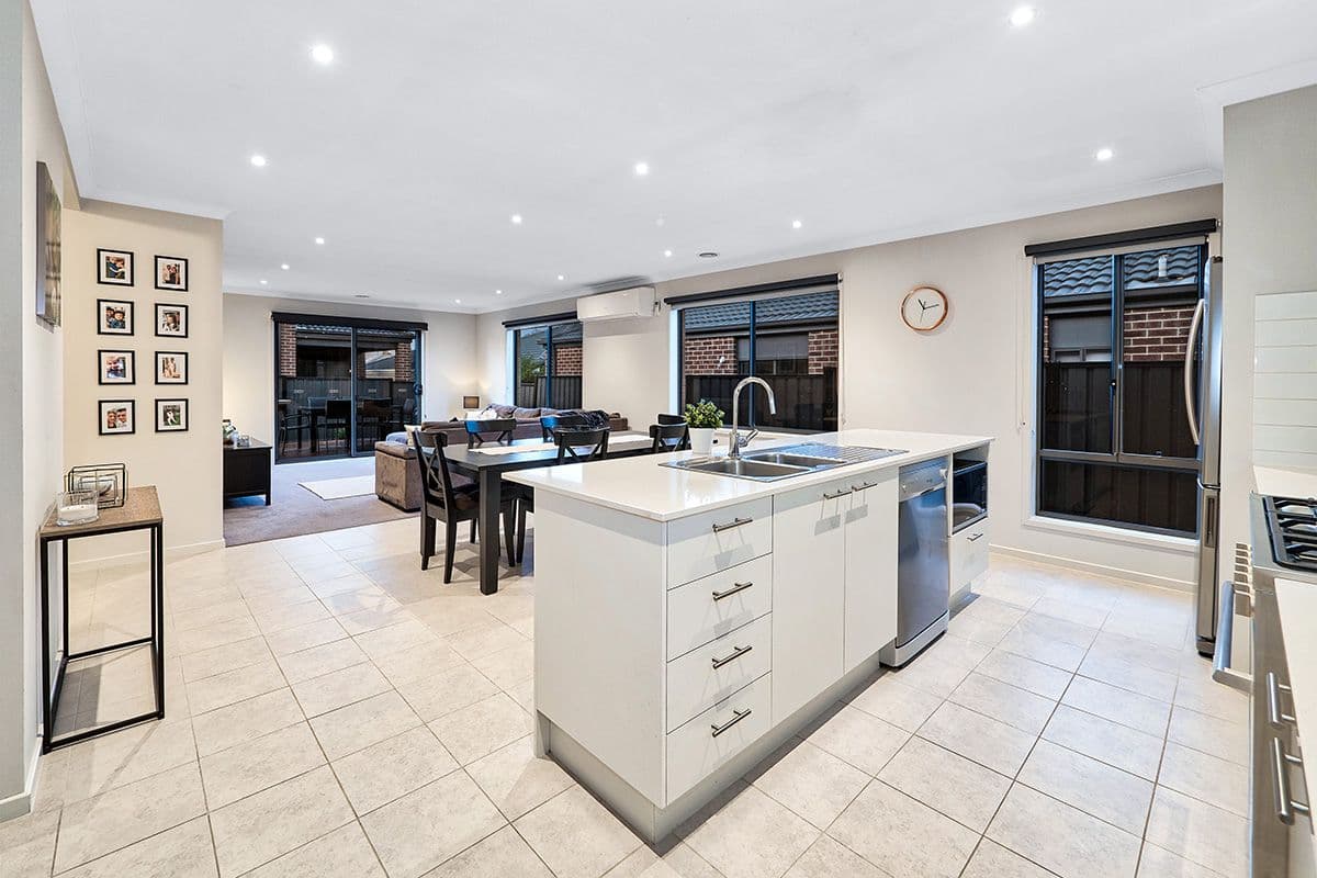 29 Palomino Avenue, Clyde North VIC 3978, Clyde North - Thumbnail 6