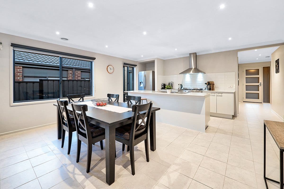 29 Palomino Avenue, Clyde North VIC 3978, Clyde North - Thumbnail 8