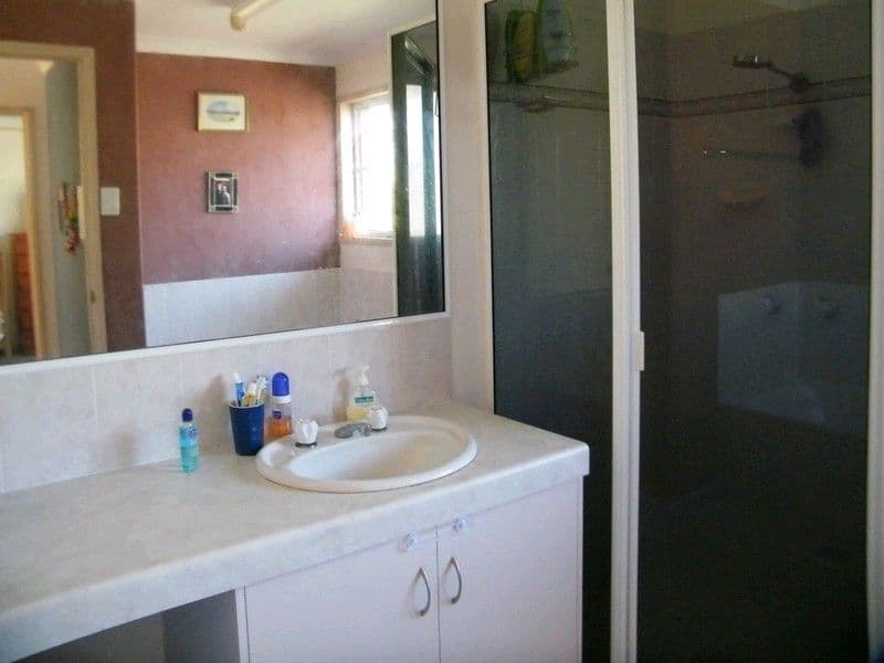 18 Avocado Court, BEACONSFIELD QLD 4740, Beaconsfield - Thumbnail 7