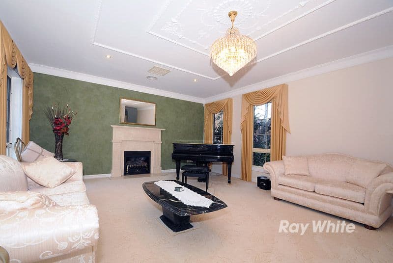 24 Candlebark Quadrant, ROWVILLE VIC 3178, Rowville - Thumbnail 2