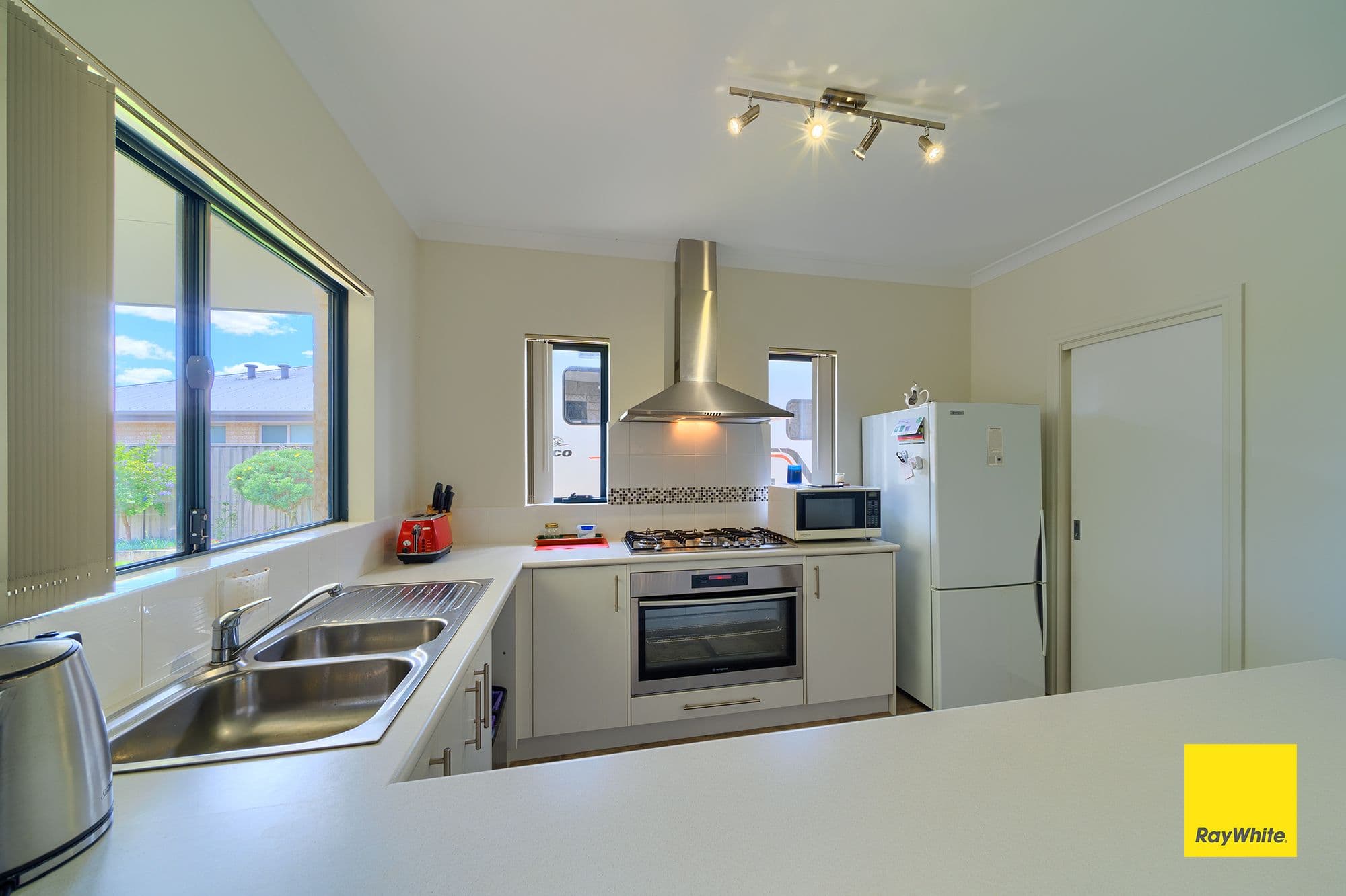 44 Lakeside Drive, McKail WA 6330, McKail - Thumbnail 4