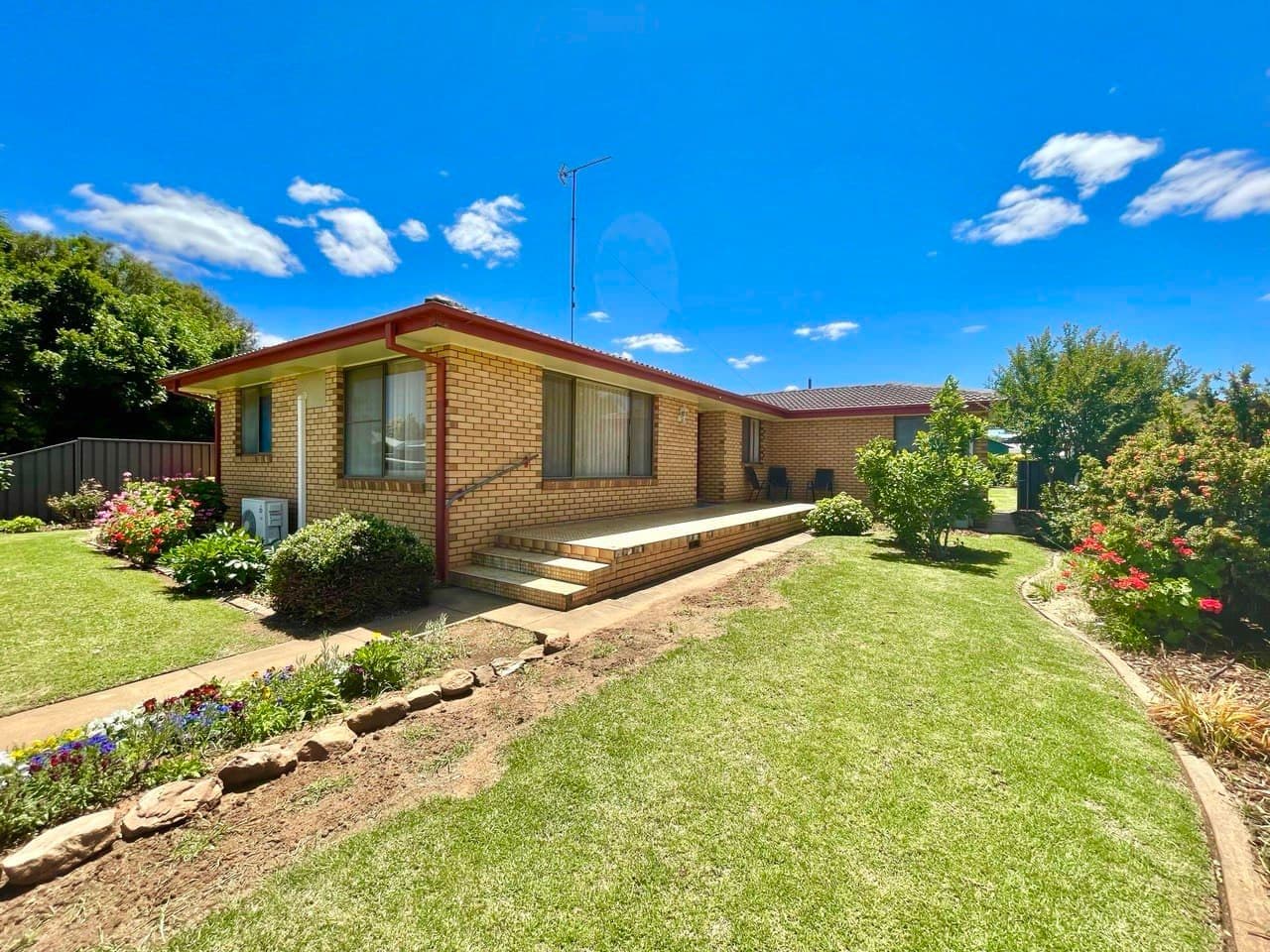 22 Downes Crescent, Parkes NSW 2870, Parkes - Image 1