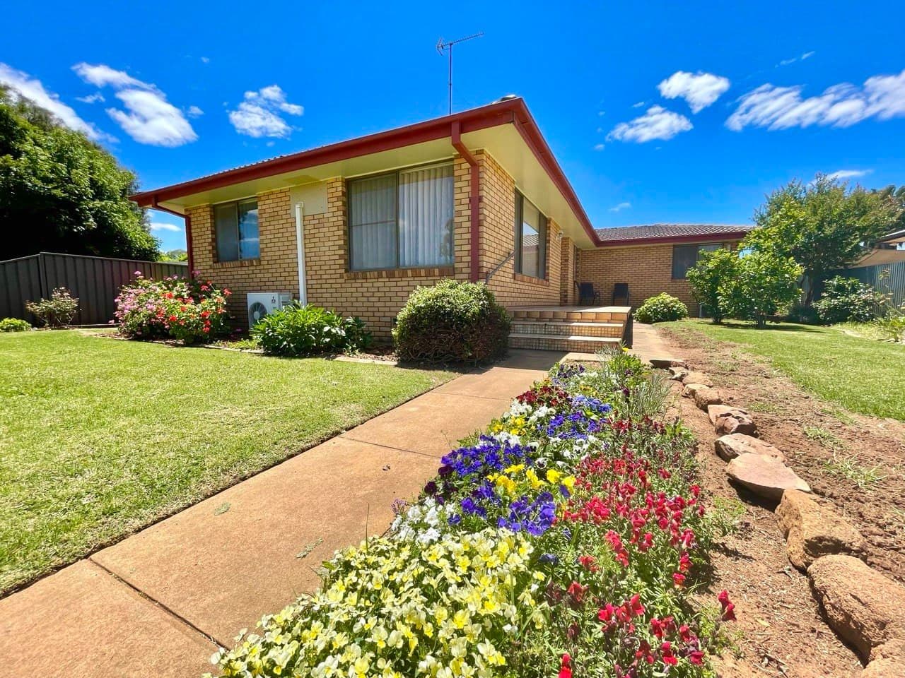 22 Downes Crescent, Parkes NSW 2870, Parkes - Thumbnail 2