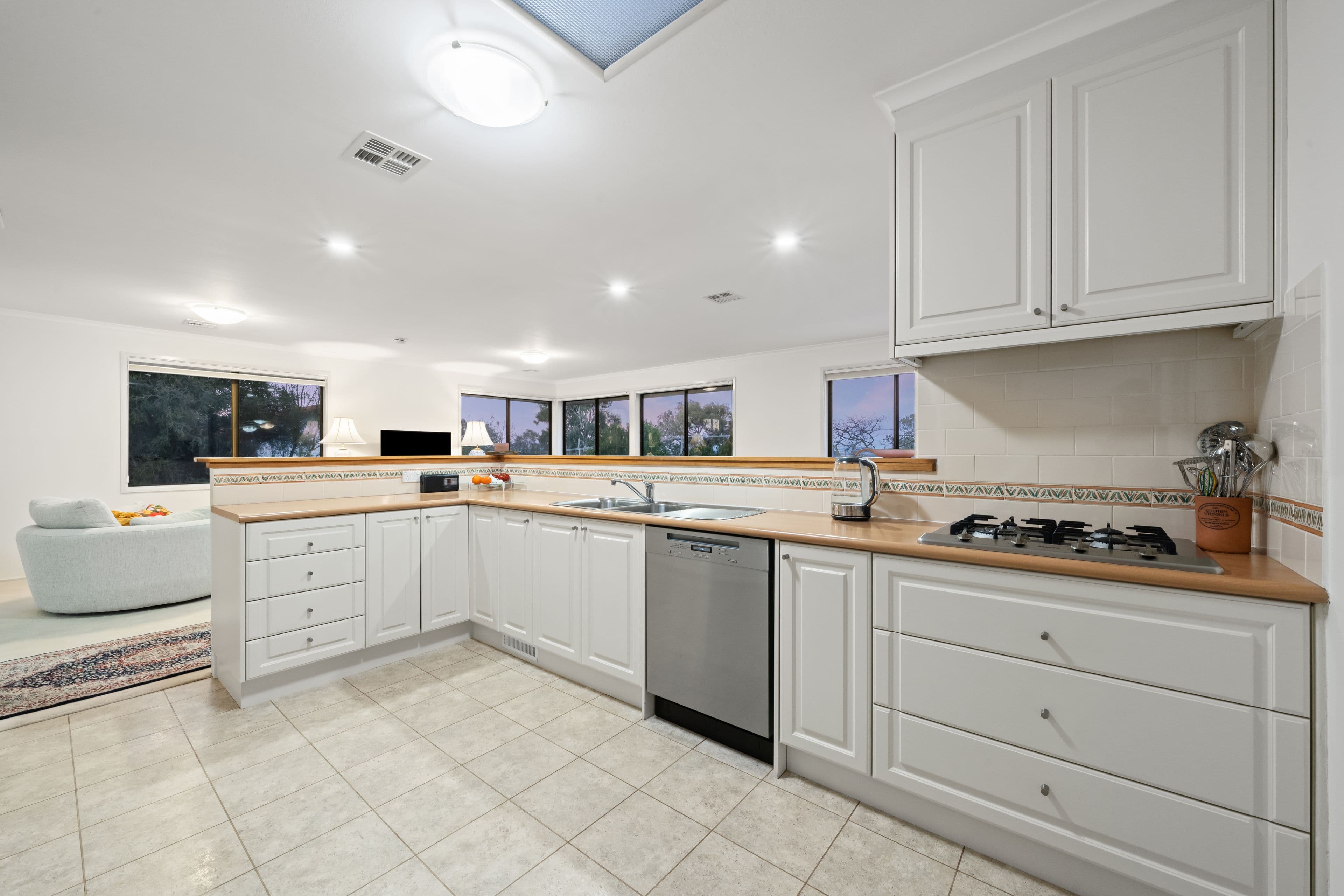 67 Springvale Drive, Weetangera ACT 2614, Weetangera - Thumbnail 5