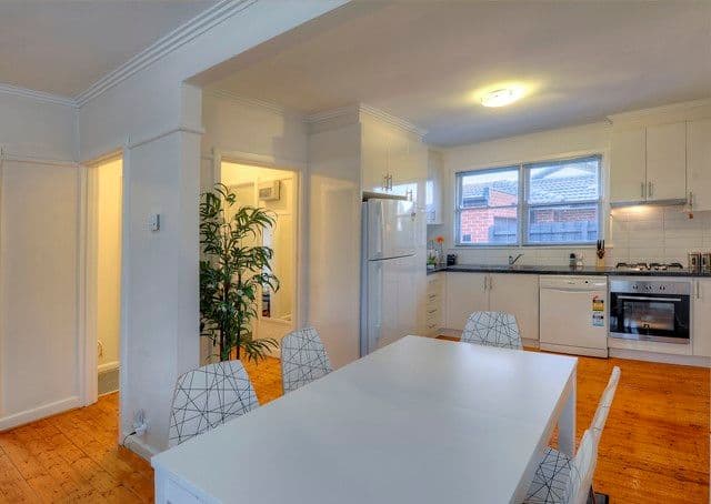90 Boldrewood Parade, RESERVOIR VIC 3073, Reservoir - Thumbnail 5