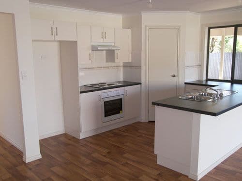 17  Barry Street, HAMLEY BRIDGE SA 5401, Hamley Bridge - Thumbnail 2