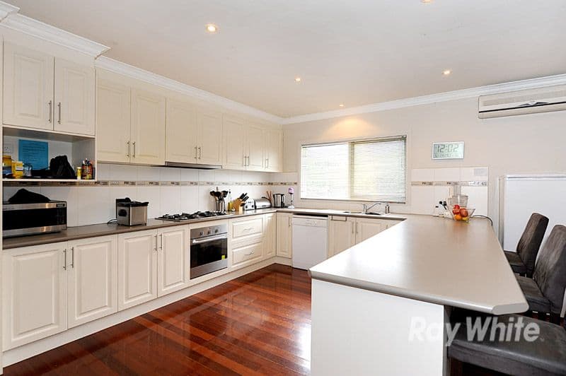 24 Park Boulevard, PAKENHAM VIC 3810, Pakenham - Thumbnail 2