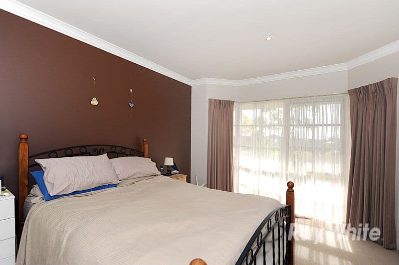 24 Park Boulevard, PAKENHAM VIC 3810, Pakenham - Thumbnail 5