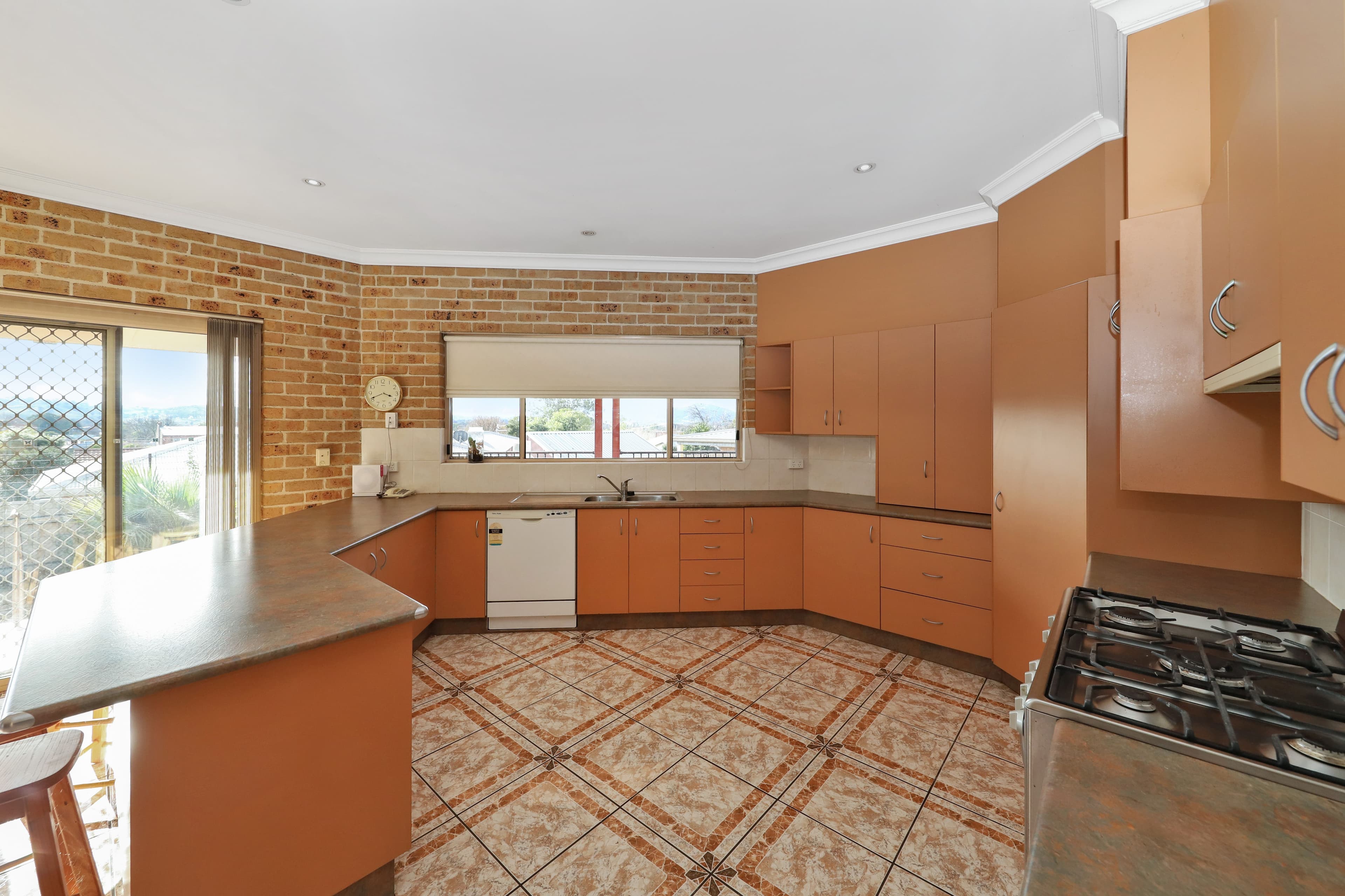 12 Mangaroo Avenue, Tumut NSW 2720, Tumut - Thumbnail 2