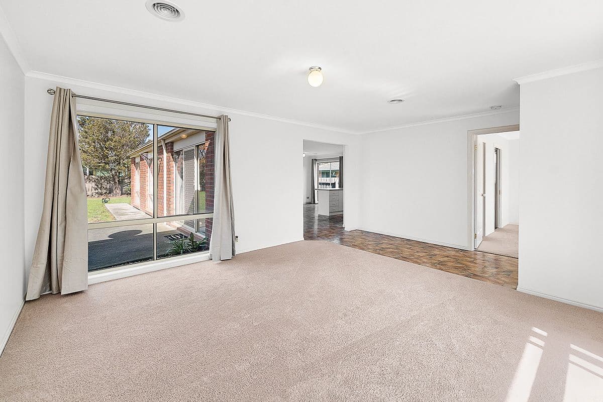 8 Rimes Close, Cranbourne West VIC 3977, Cranbourne West - Thumbnail 4