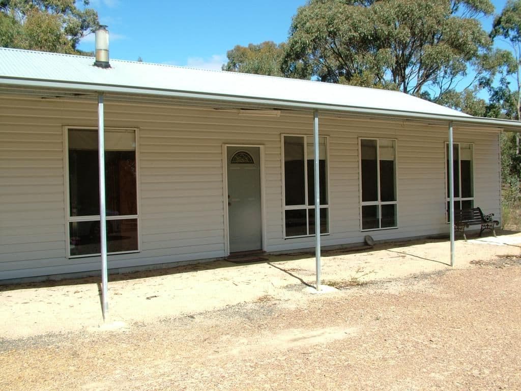 8 Brennan Road, HEATHCOTE VIC 3523, Heathcote - Thumbnail 4