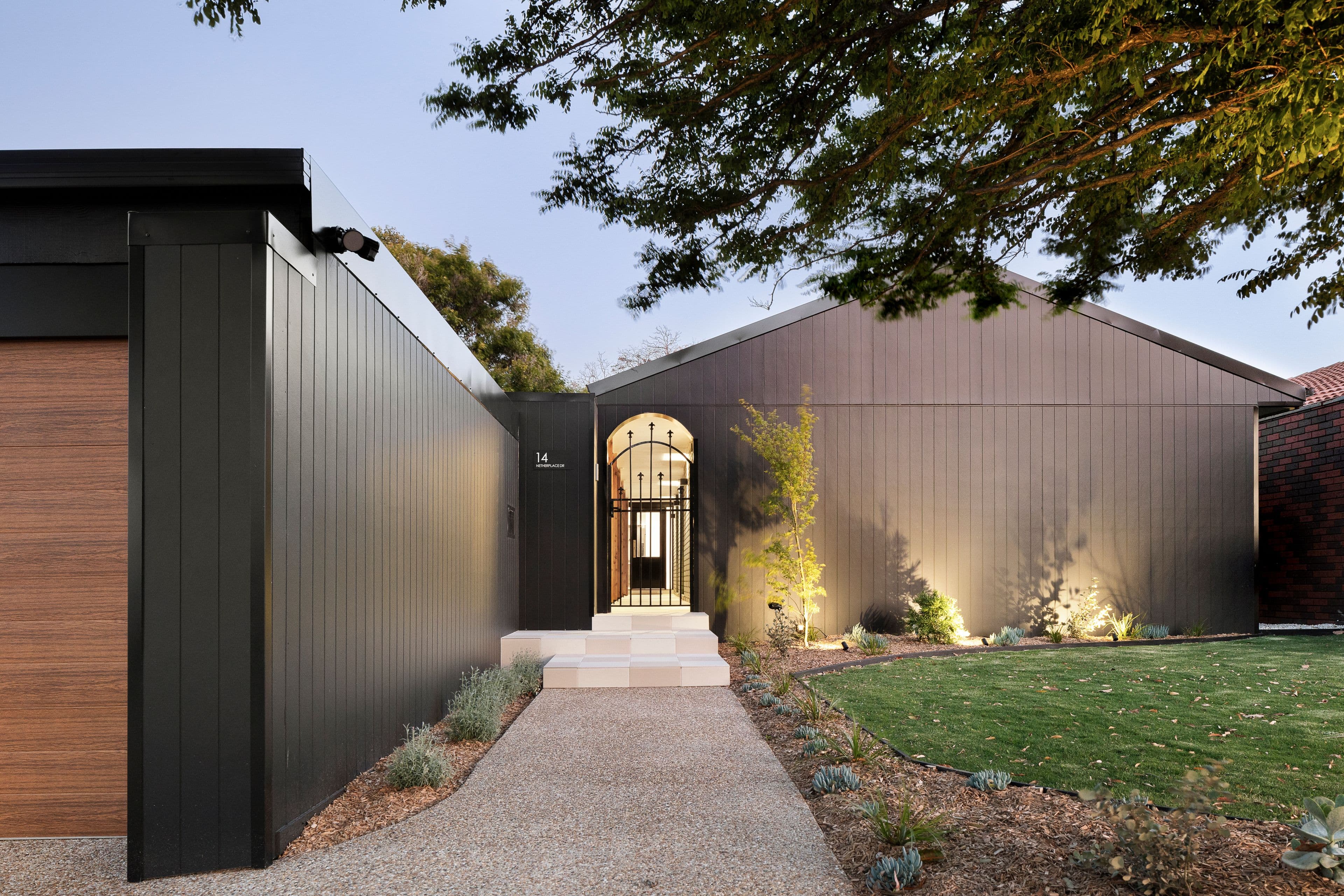 14 Netherplace Drive, Frankston VIC 3199, Frankston - Thumbnail 2