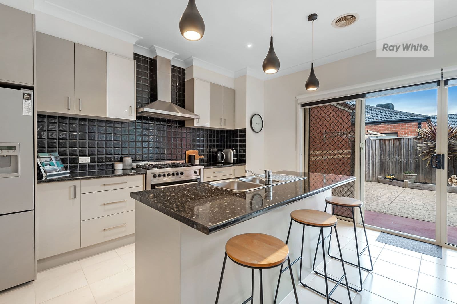 35 Bellfield Drive, Craigieburn VIC 3064, Craigieburn - Thumbnail 4