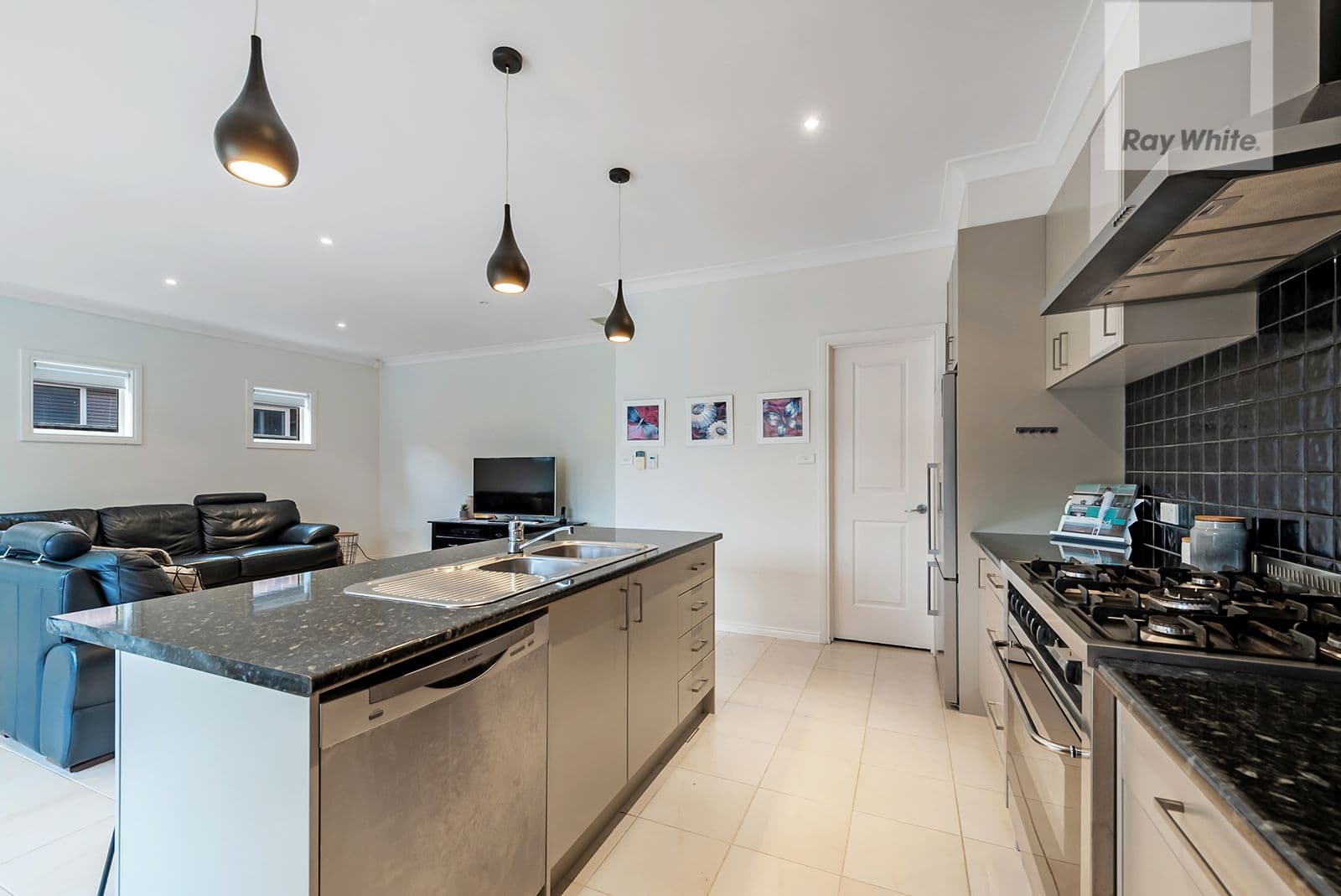35 Bellfield Drive, Craigieburn VIC 3064, Craigieburn - Thumbnail 5