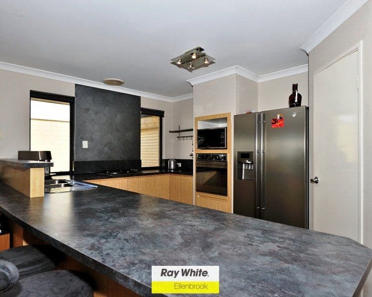5 Woburn Park Avenue, ELLENBROOK WA 6069, Ellenbrook - Thumbnail 2