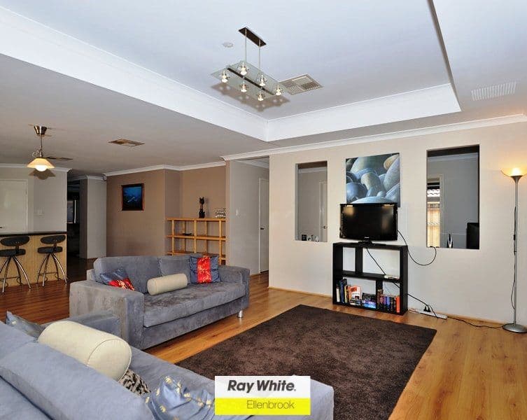 5 Woburn Park Avenue, ELLENBROOK WA 6069, Ellenbrook - Thumbnail 3