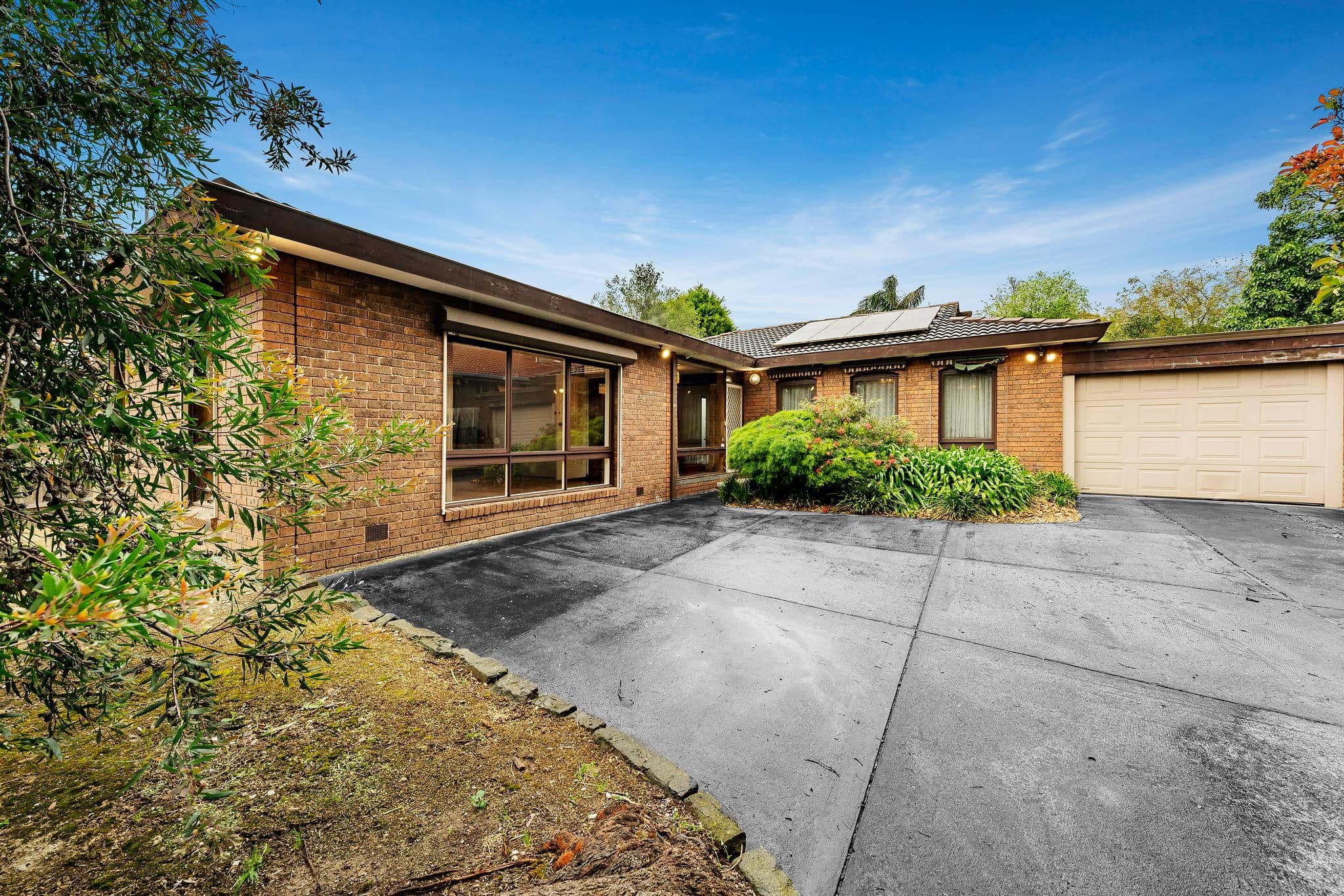 10 Woodleigh Crescent, Vermont South VIC 3133, Vermont South - Image 1