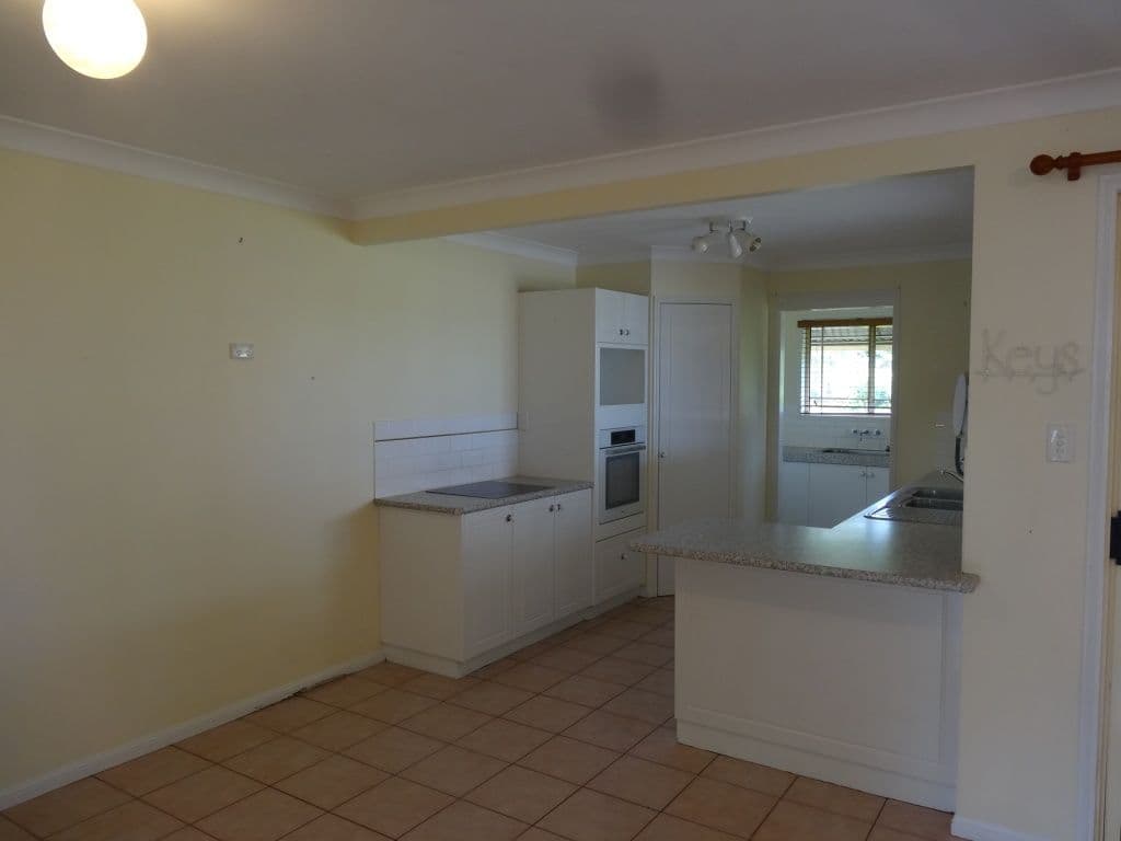 66 moore Street, KINGAROY QLD 4610, Kingaroy - Thumbnail 3