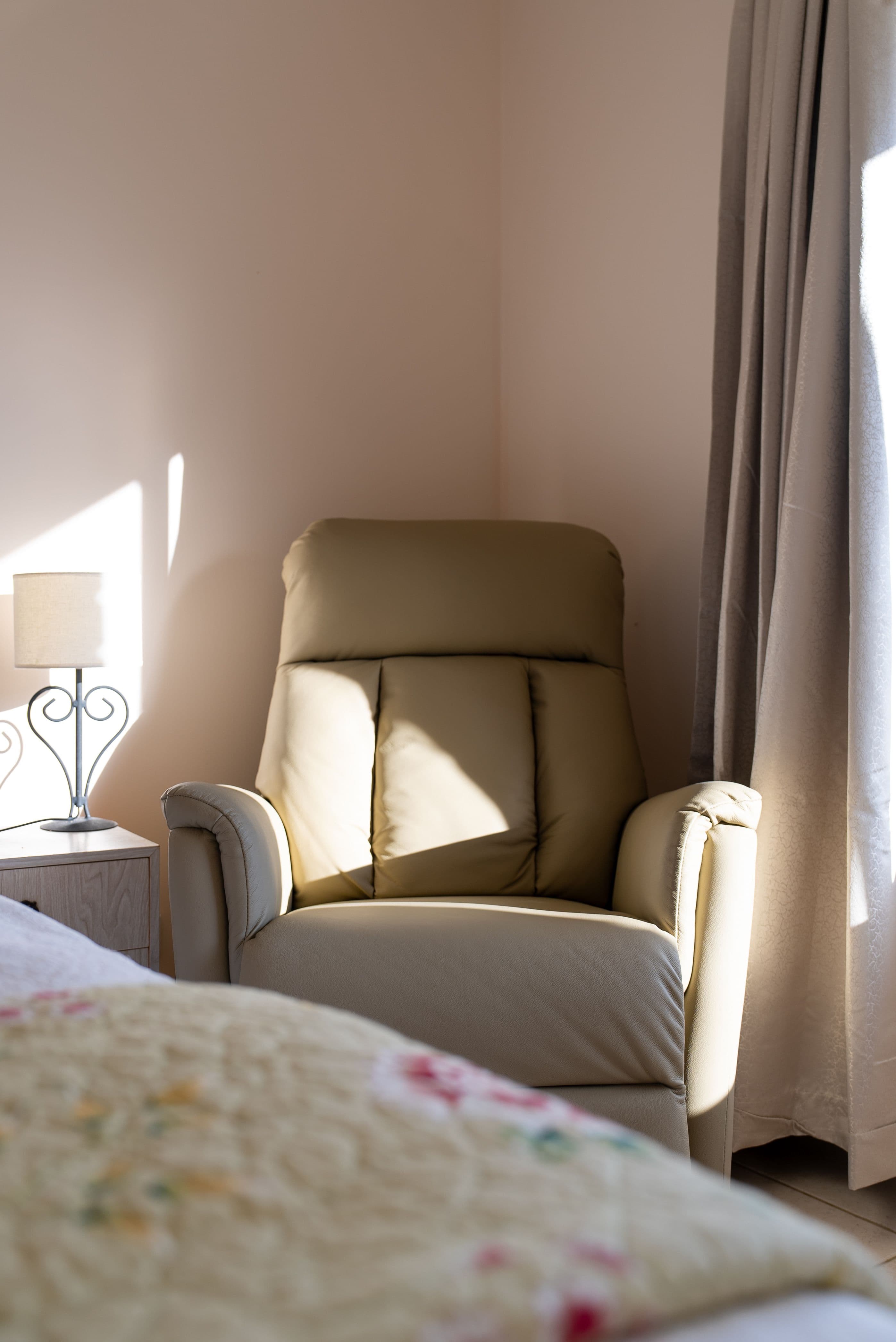 27 Booth Crescent, Orange NSW 2800, Orange - Thumbnail 2