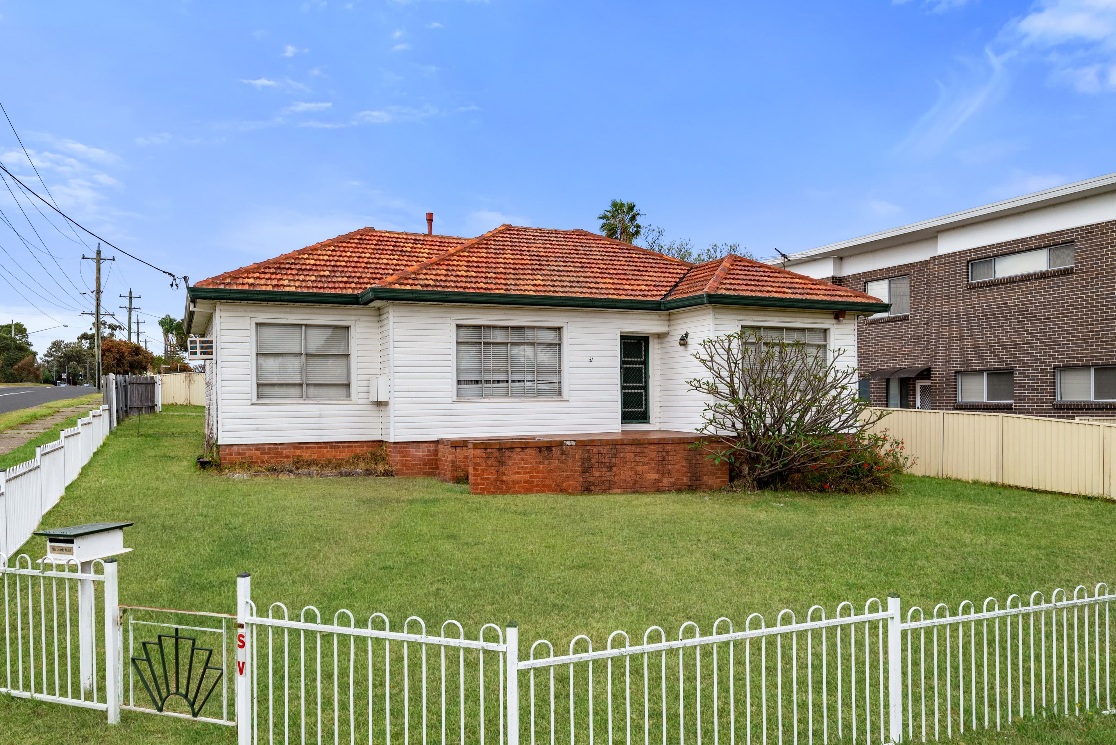 31 Chesham Parade, Glenfield NSW 2167, Glenfield - Thumbnail 2