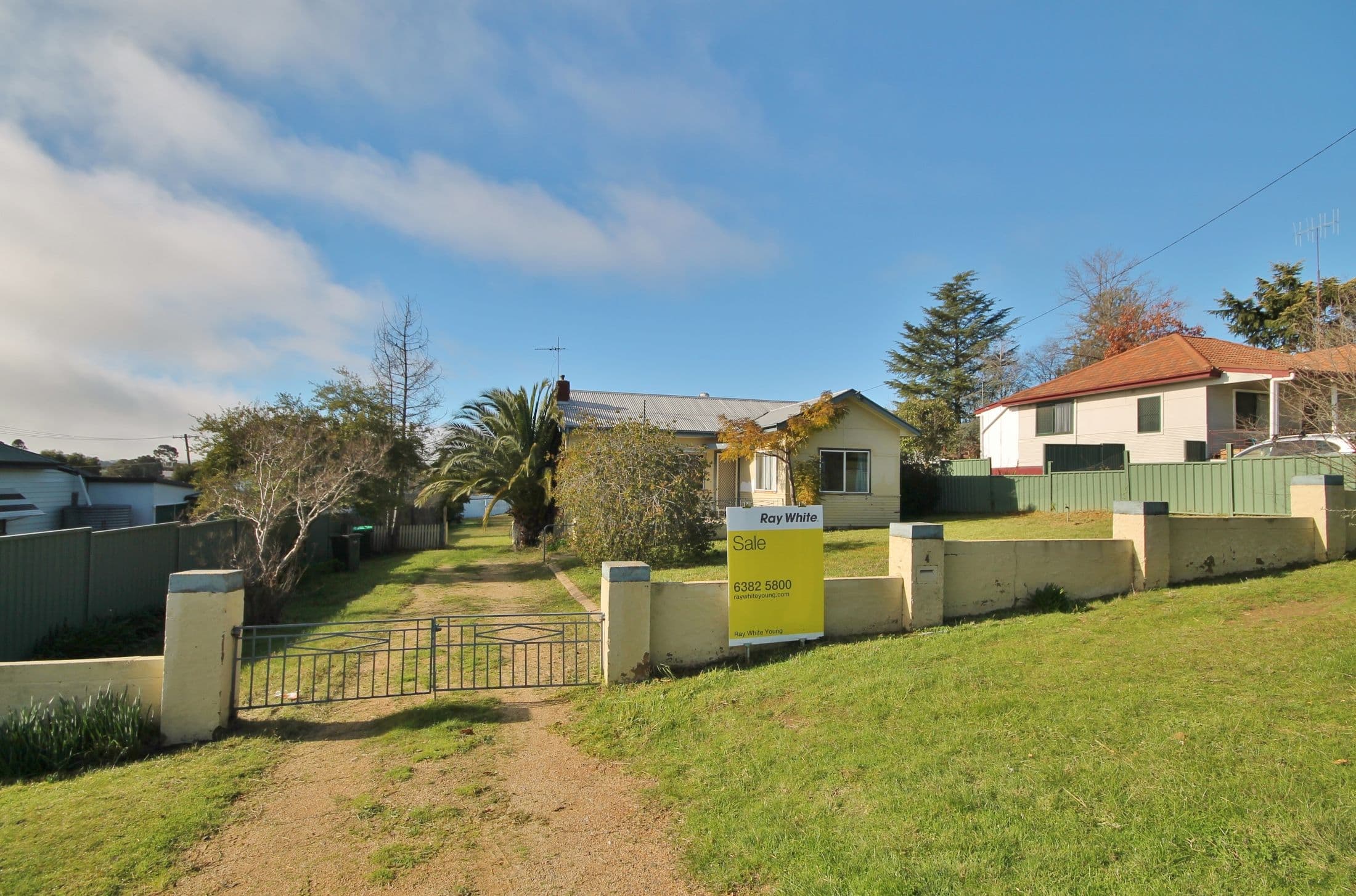 4 Whiteman Avenue, Young - Image 1