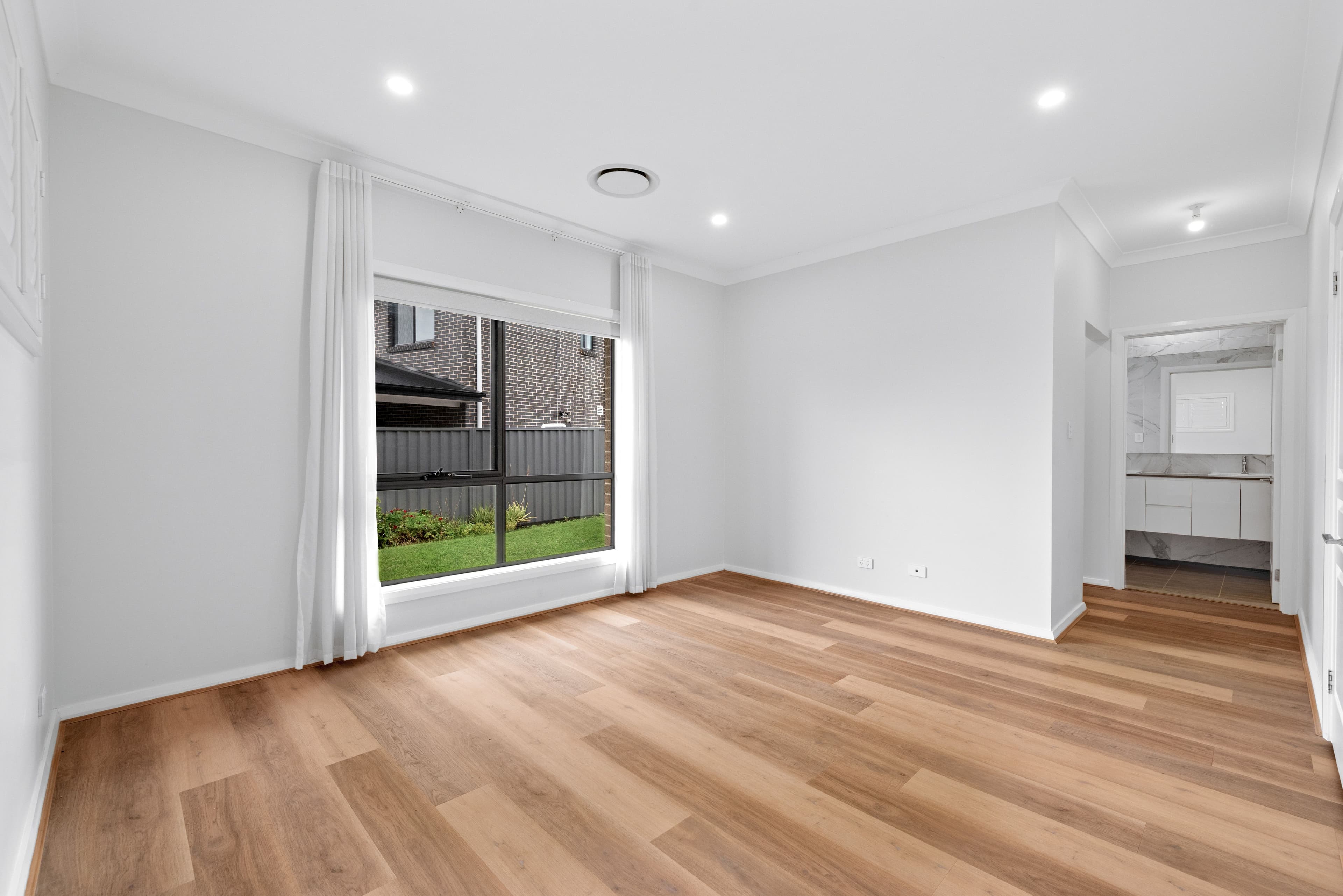 62 Mulholland Avenue, Campbelltown NSW 2560, Campbelltown - Thumbnail 6