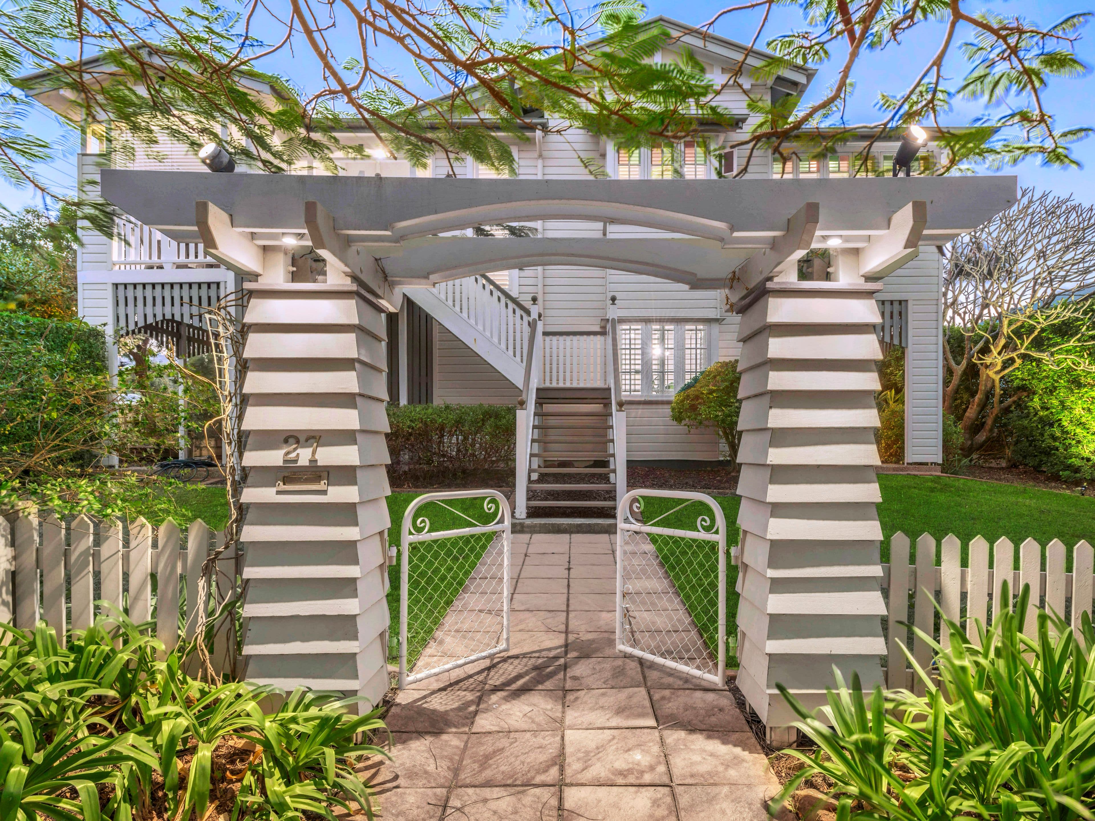 27 Ruth Street, Corinda QLD 4075, Corinda - Thumbnail 2