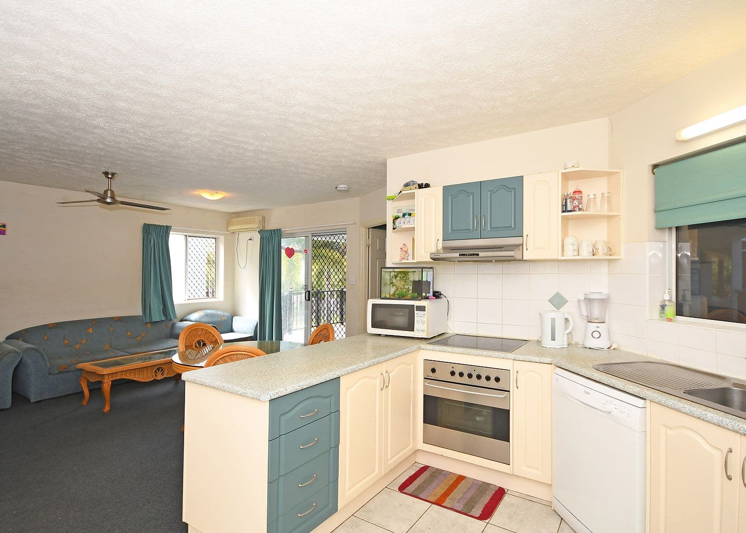 396 Charlton Esplanade, Torquay QLD 4655, Torquay - Thumbnail 7