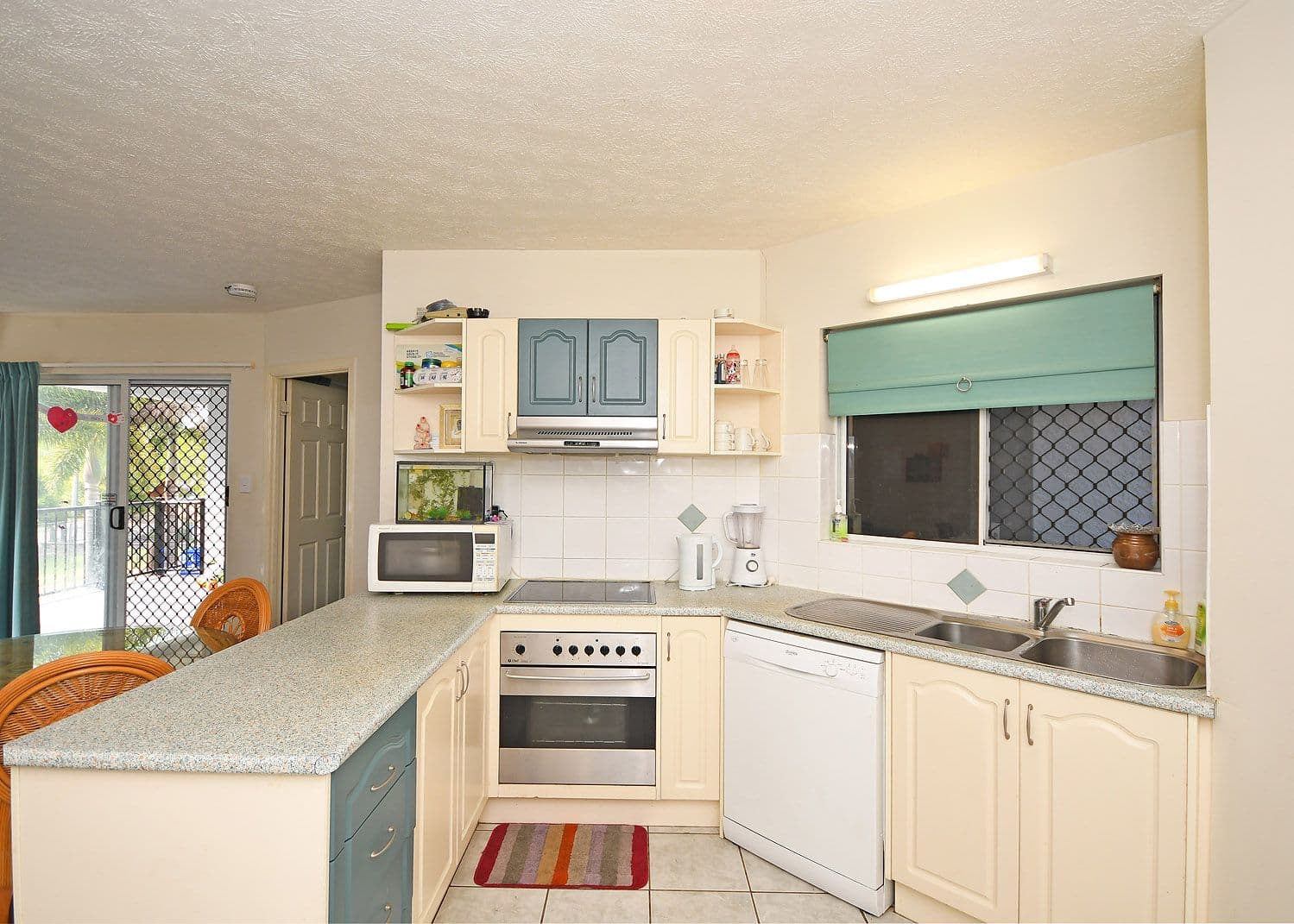 396 Charlton Esplanade, Torquay QLD 4655, Torquay - Thumbnail 8