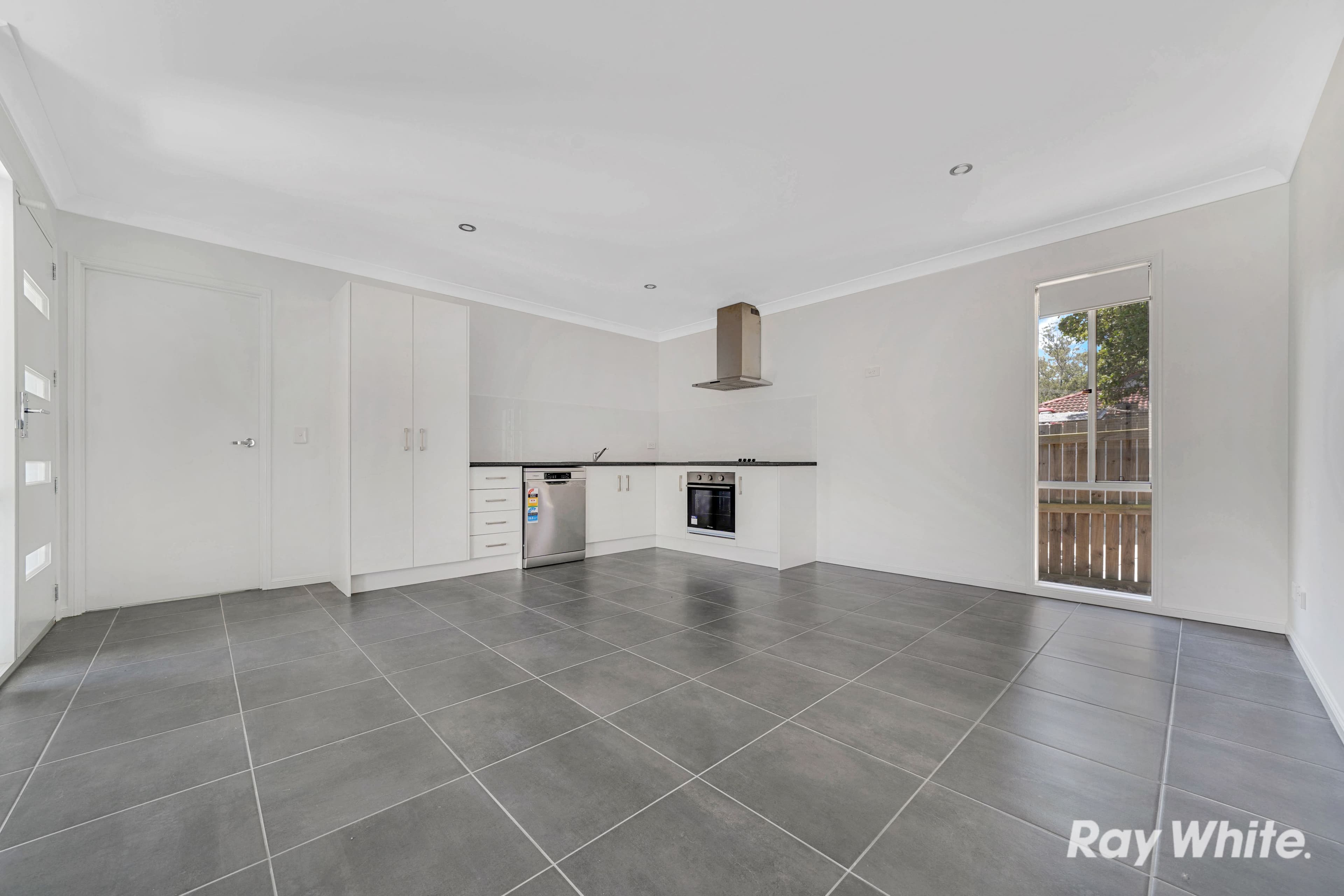3B Dianne Street, Loganlea QLD 4131, Loganlea - Thumbnail 4