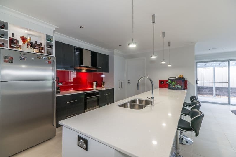 74 William Maker Drive, Orange - Thumbnail 3