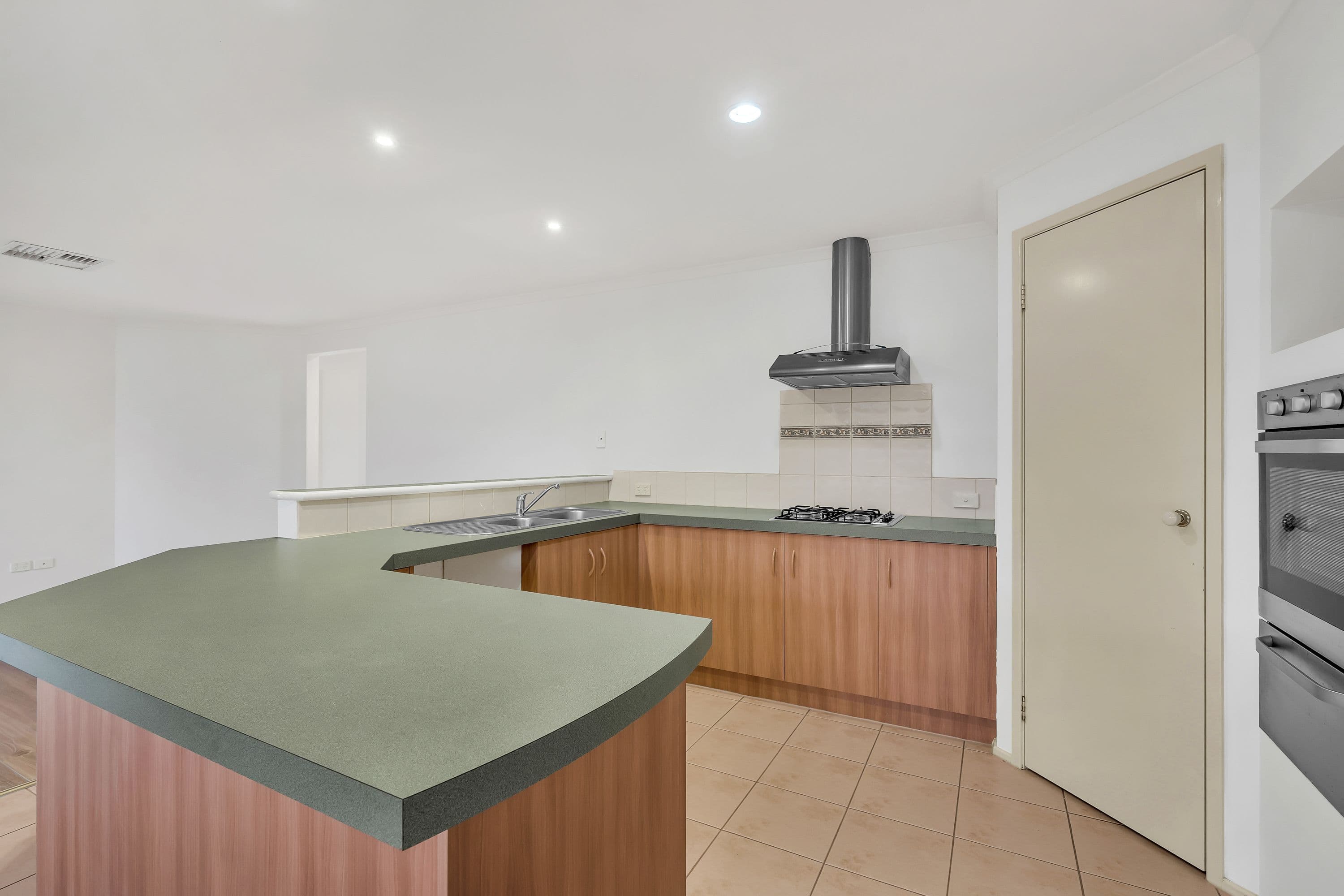 18 Turia Grove, Roxburgh Park VIC 3064, Roxburgh Park - Thumbnail 7