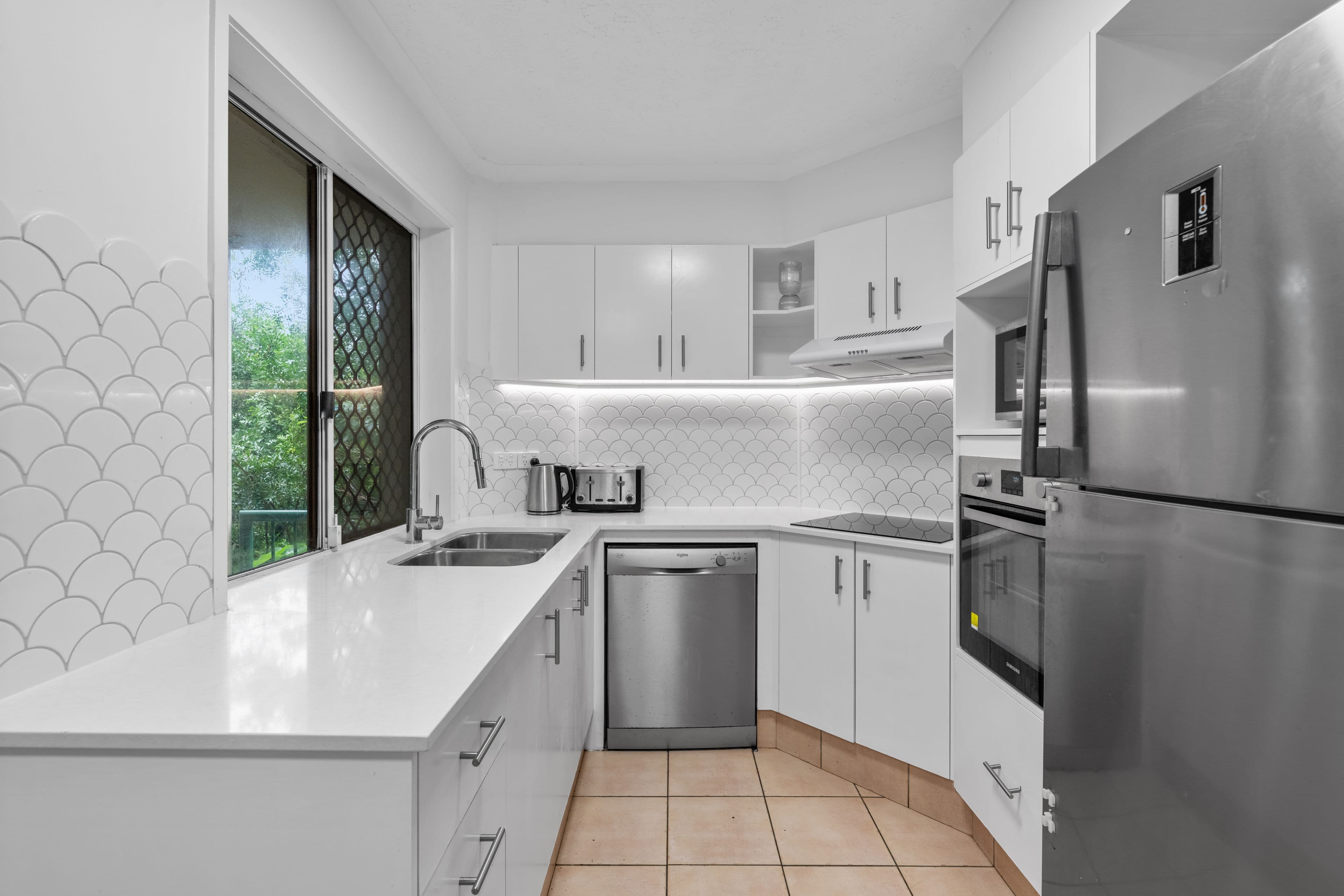 1 Burrabee Street, Burleigh Heads QLD 4220, Burleigh Heads - Thumbnail 4