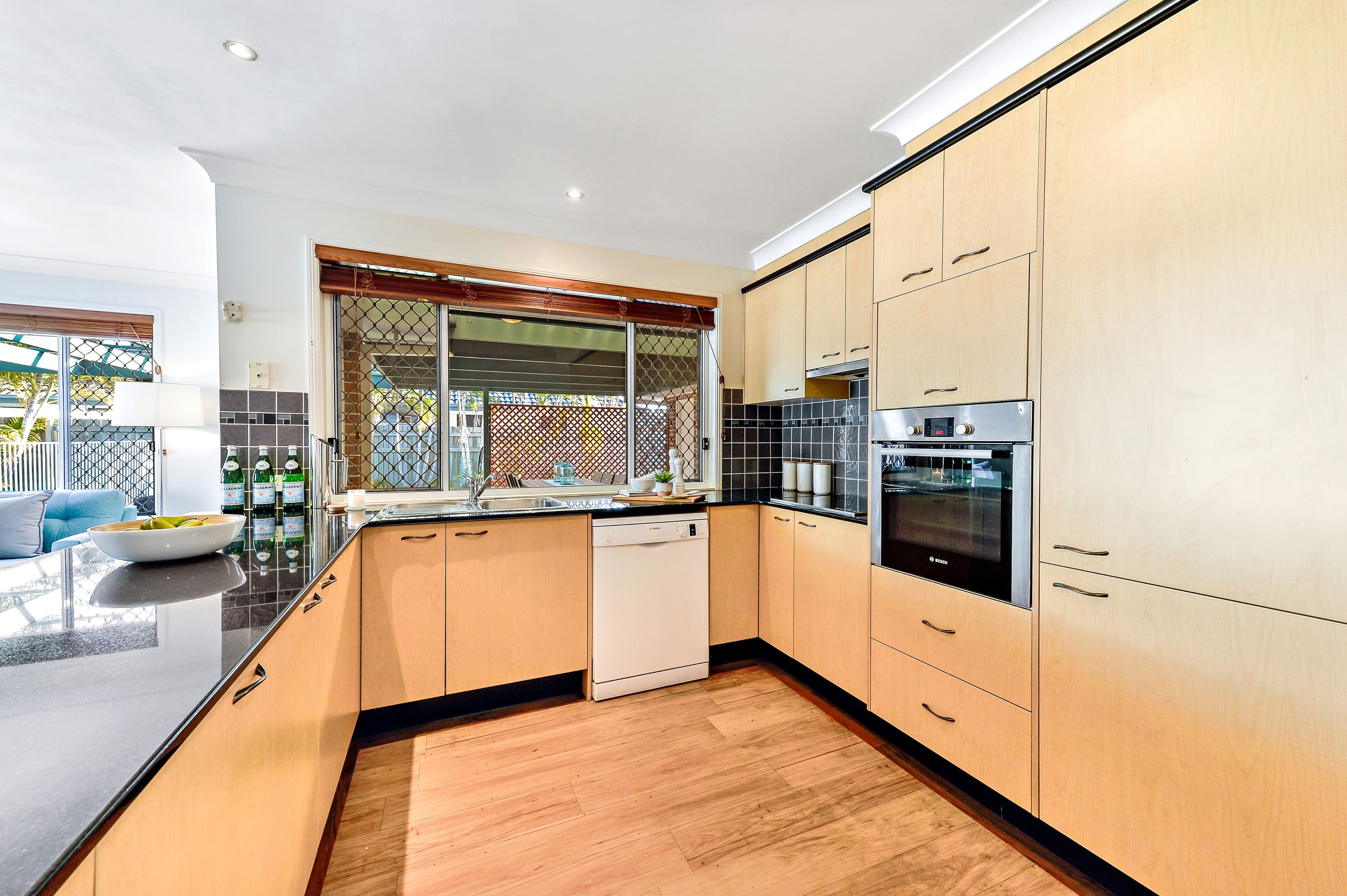 8 Nautilus Court, NEWPORT QLD 4020, Newport - Thumbnail 8
