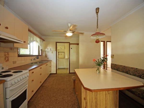 17 Emerald Avenue, DECEPTION BAY QLD 4508, Deception Bay - Thumbnail 2