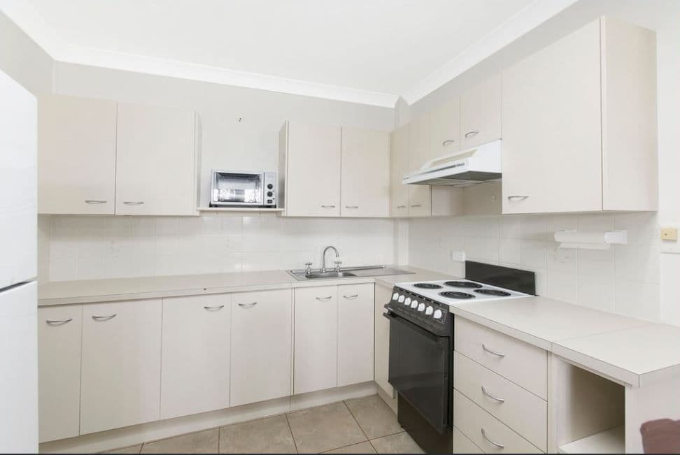 15 Carmichael Court, Wynnum West QLD 4178, Wynnum West - Thumbnail 3