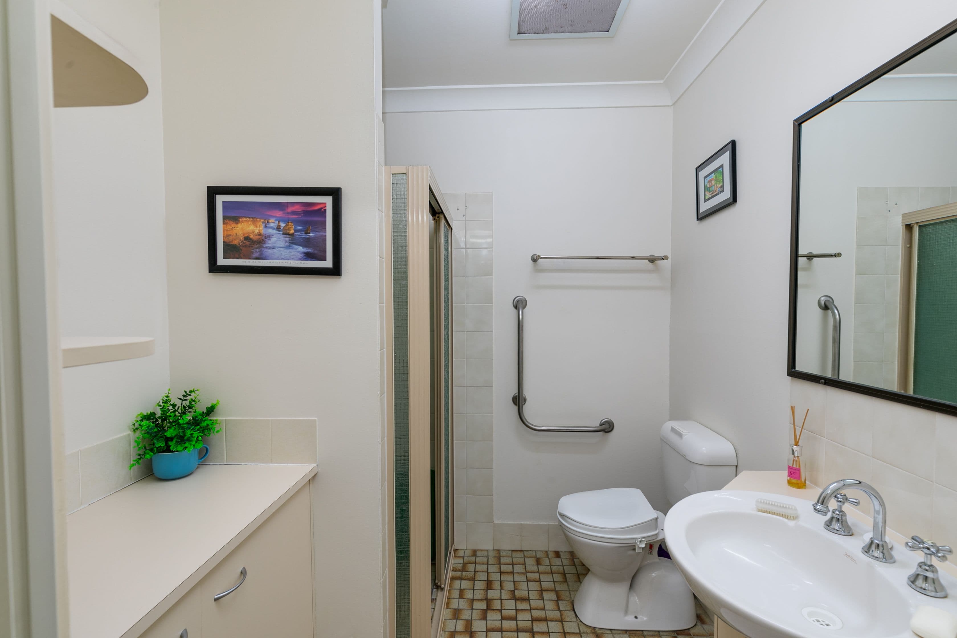 15 Carmichael Court, Wynnum West QLD 4178, Wynnum West - Thumbnail 7