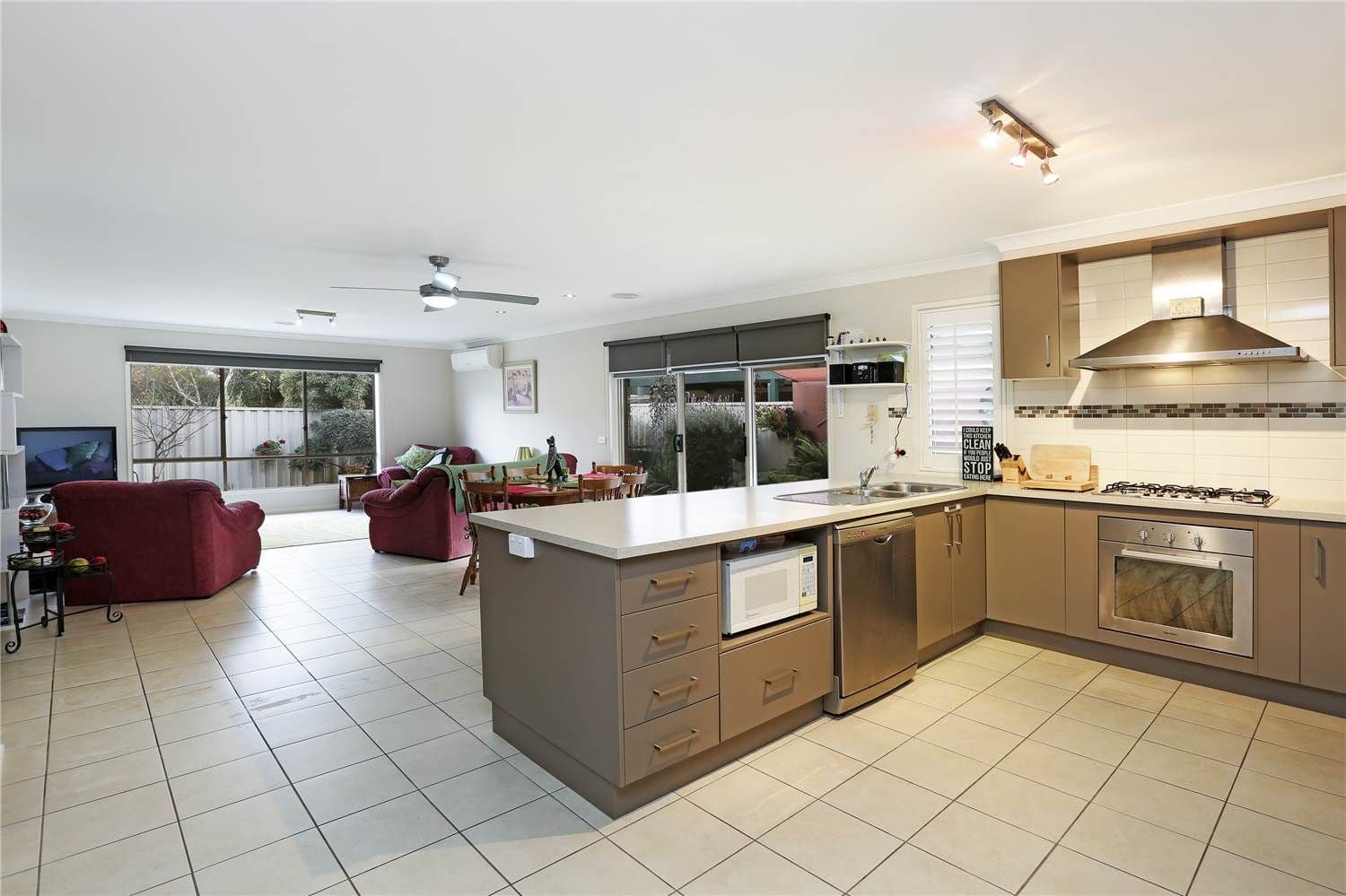 48 Young Street, LARA VIC 3212, Lara - Thumbnail 3